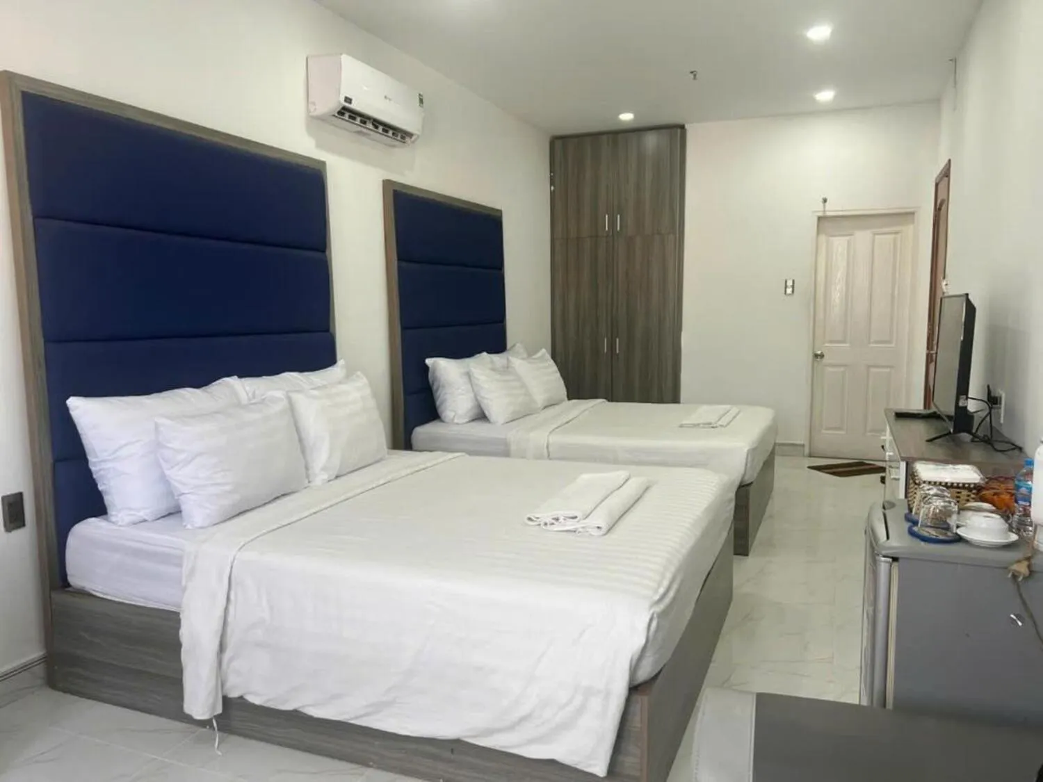 Bed in White Diamond Airport Hotel - TSN