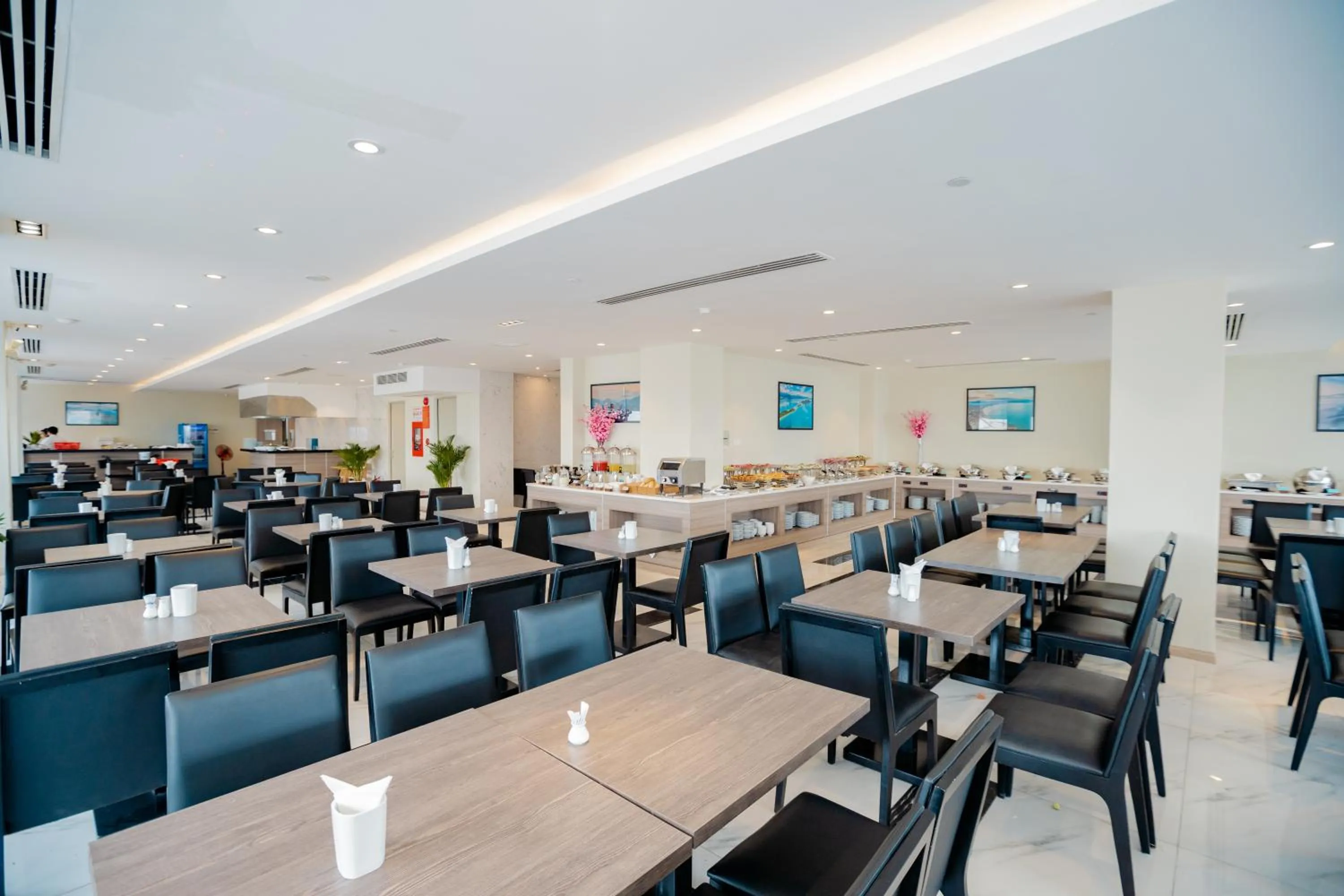 Restaurant/places to eat in ARECA HOTEL NHA TRANG