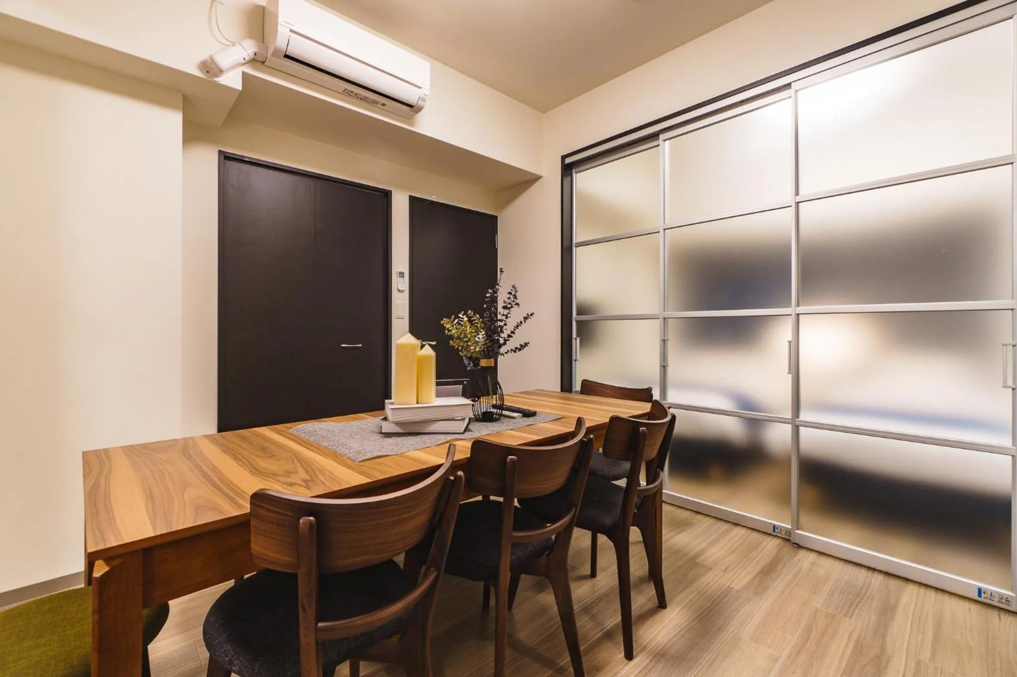 Dining area in IKIDANE Residential Hotel SHIMANOUCHI