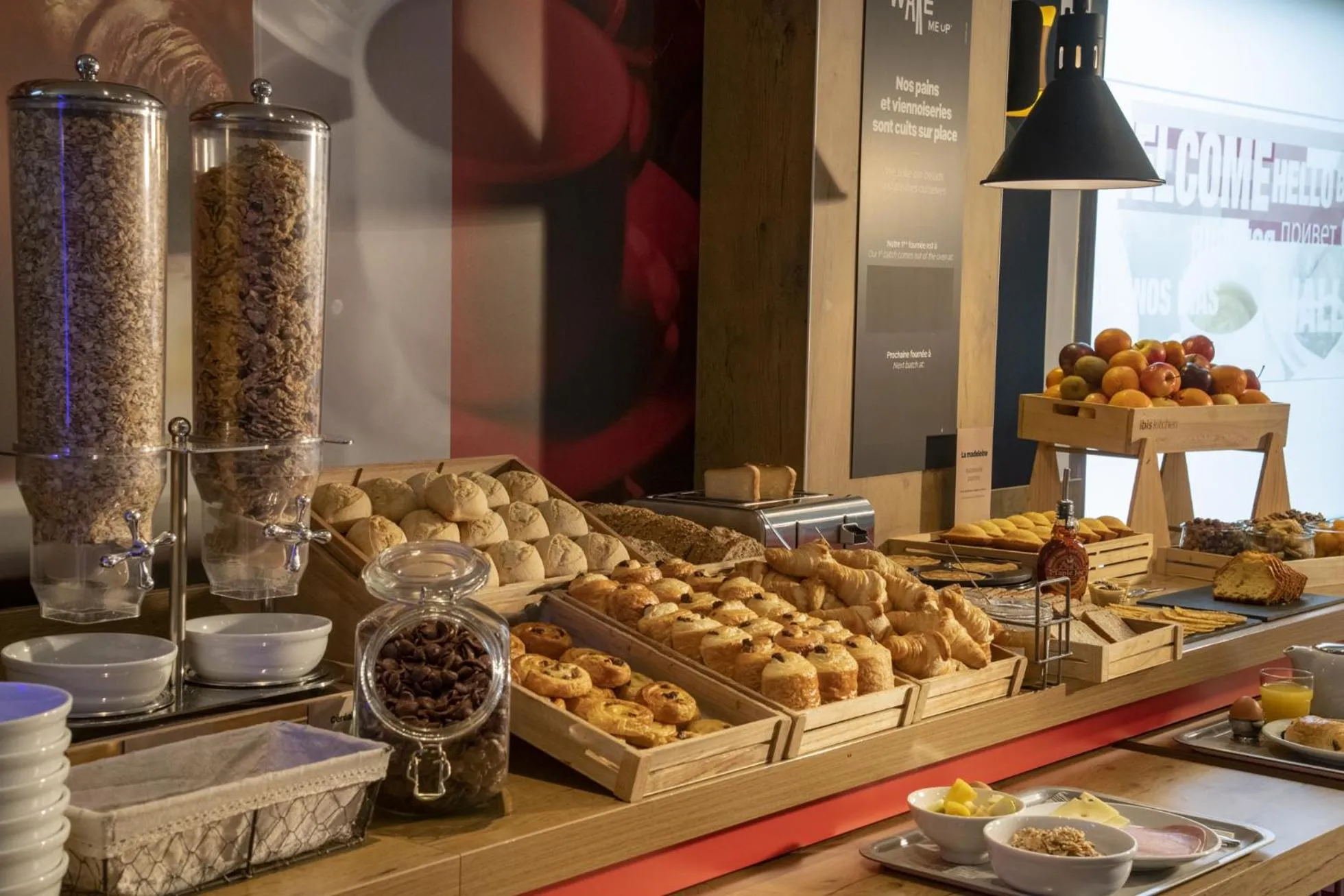 Continental breakfast in IBIS Cannes Mouans Sartoux Piscine parking gratuit