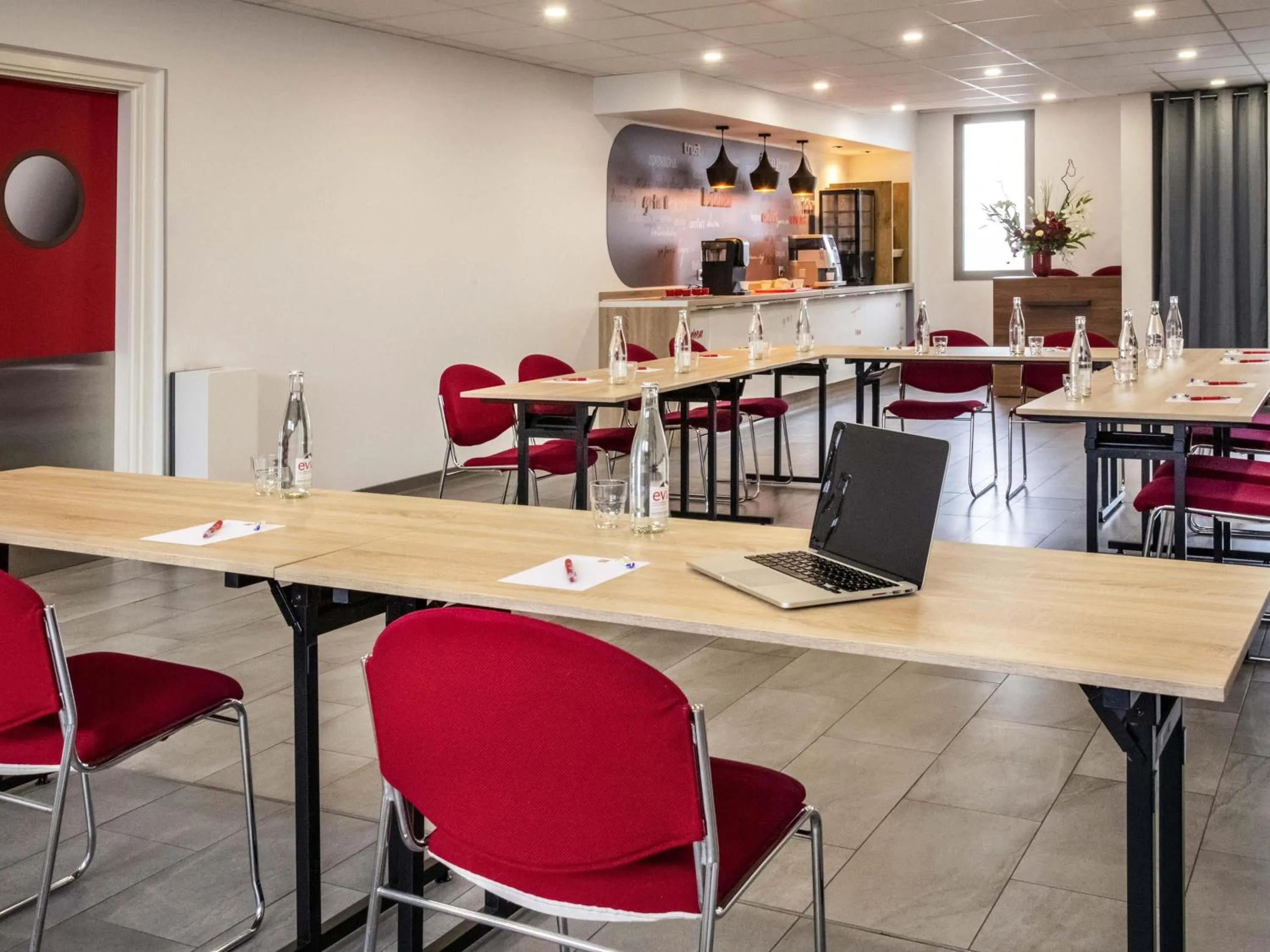 Meeting/conference room in IBIS Cannes Mouans Sartoux Piscine parking gratuit