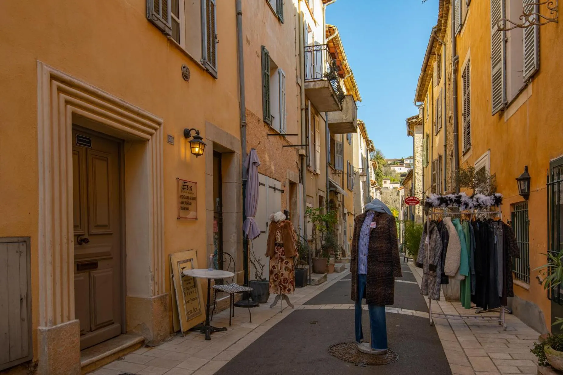 Nearby landmark in IBIS Cannes Mouans Sartoux Piscine parking gratuit