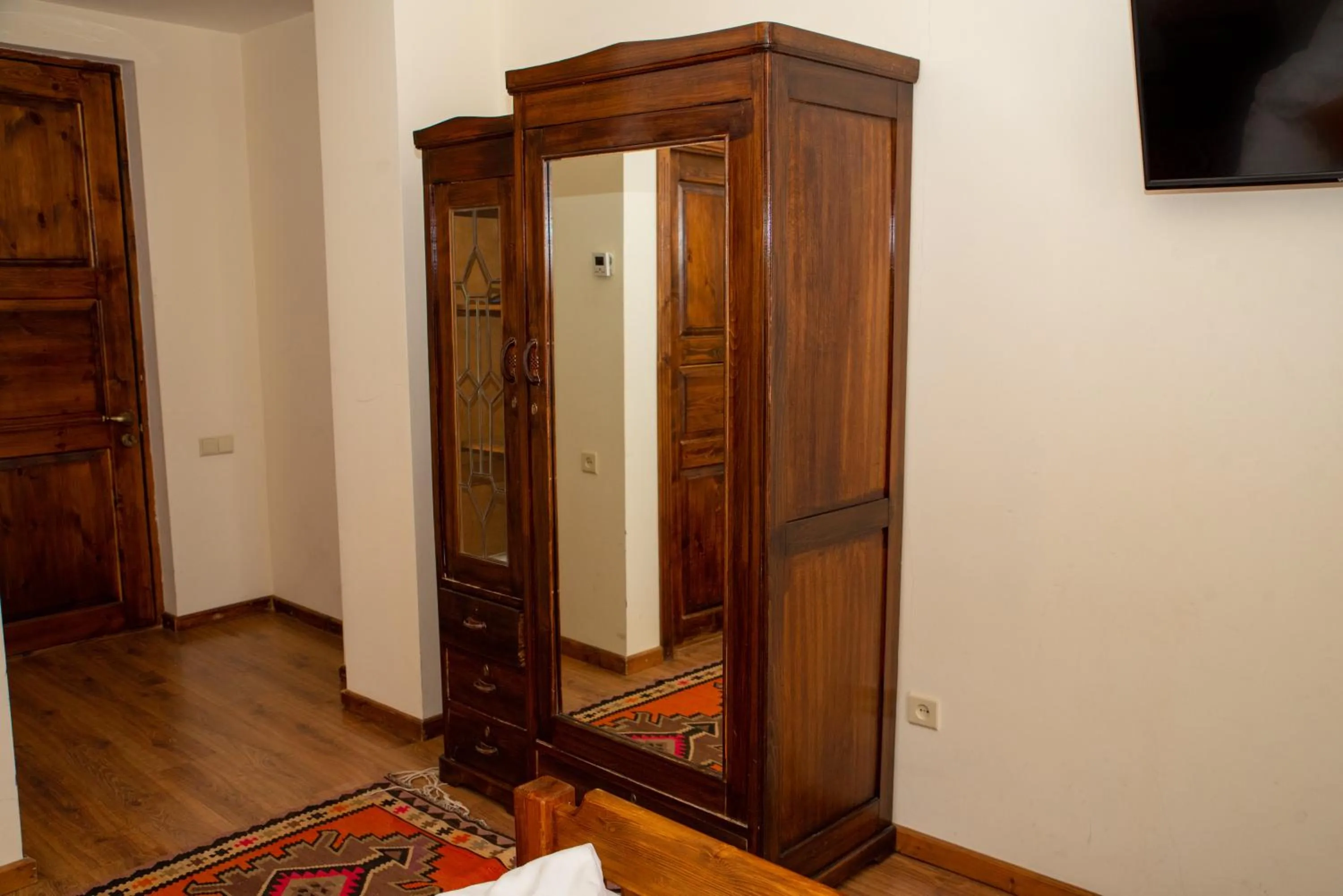 wardrobe in Khoreayi Dzor