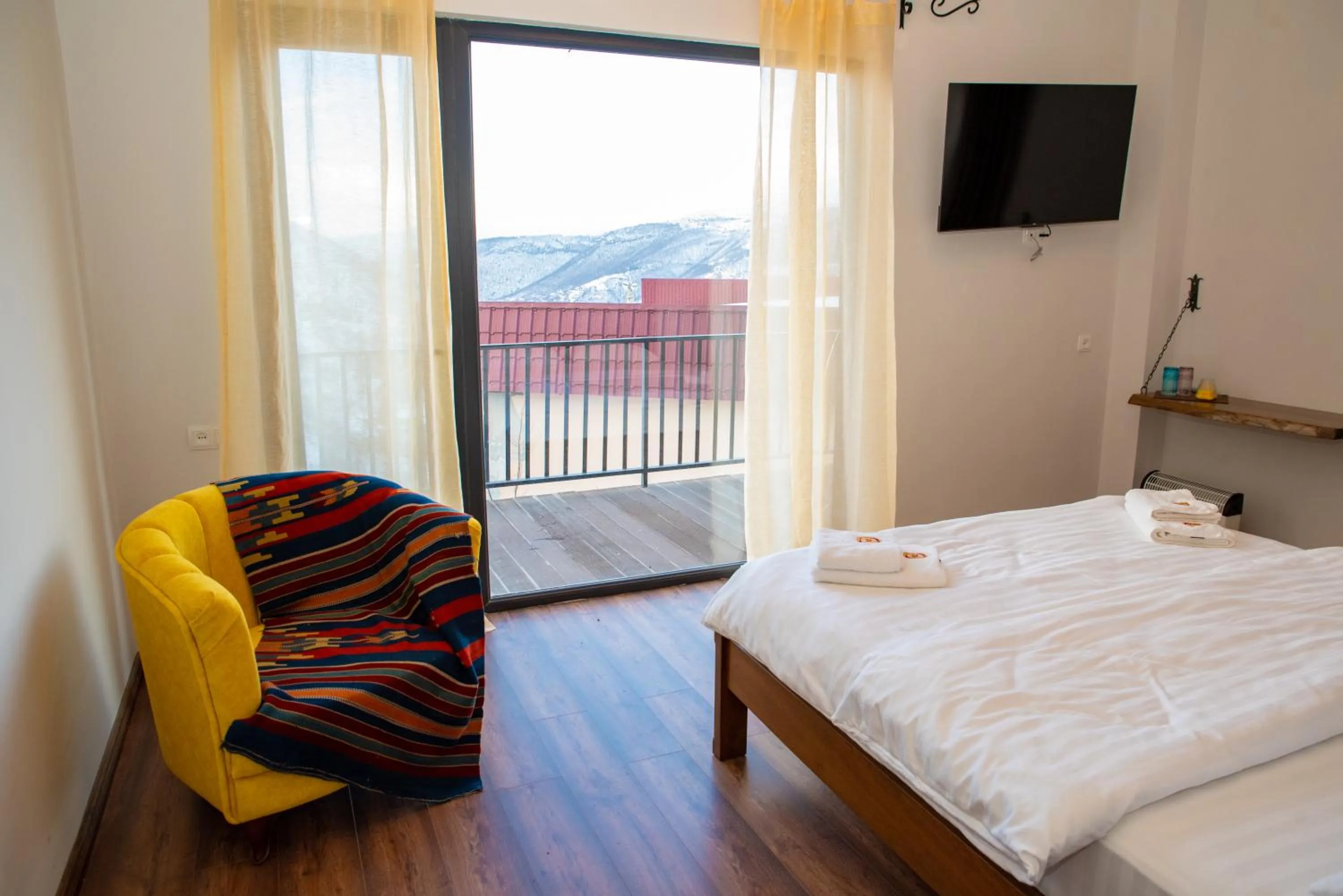 Photo of the whole room, Bed in Khoreayi Dzor