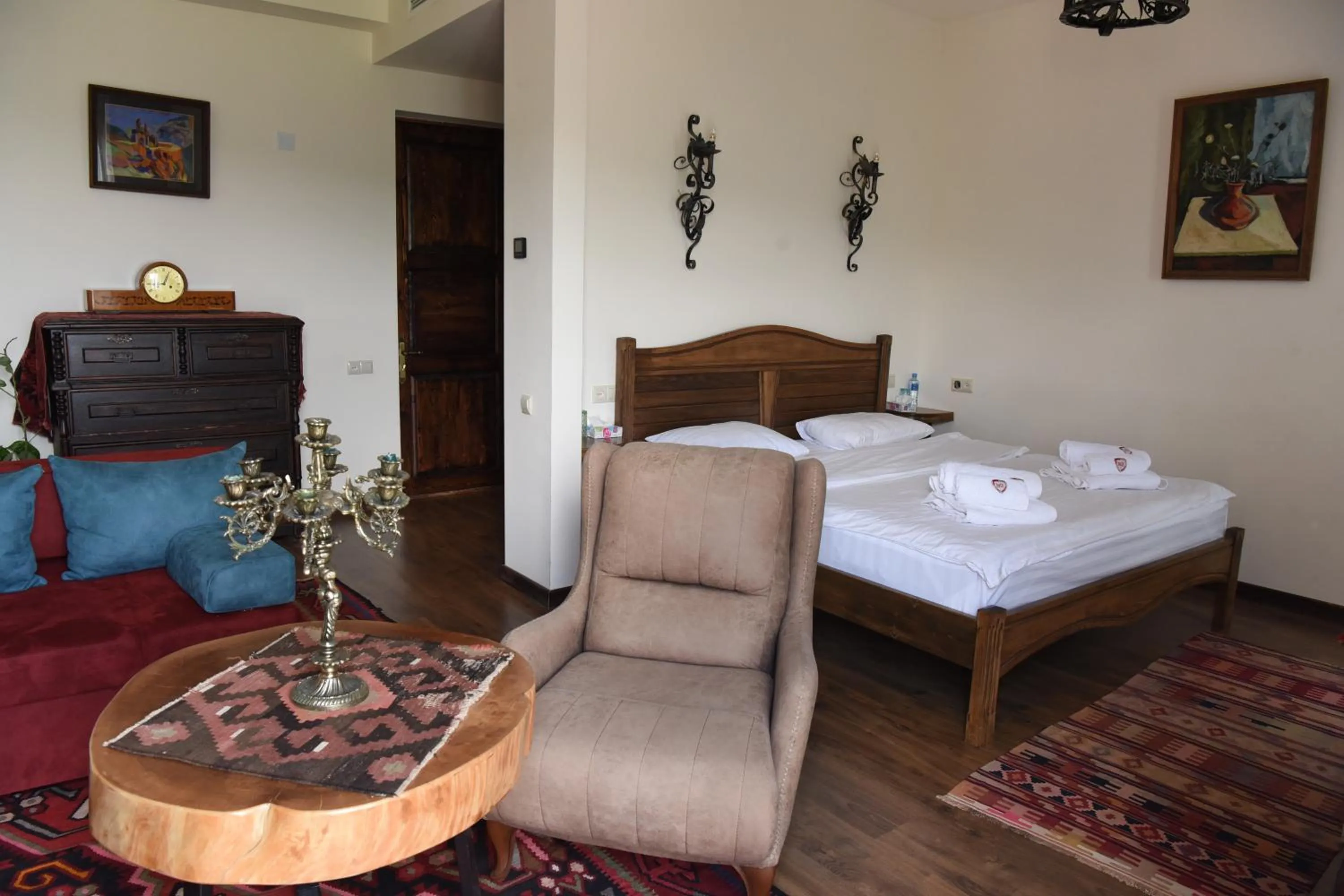 Bedroom, Bed in Khoreayi Dzor