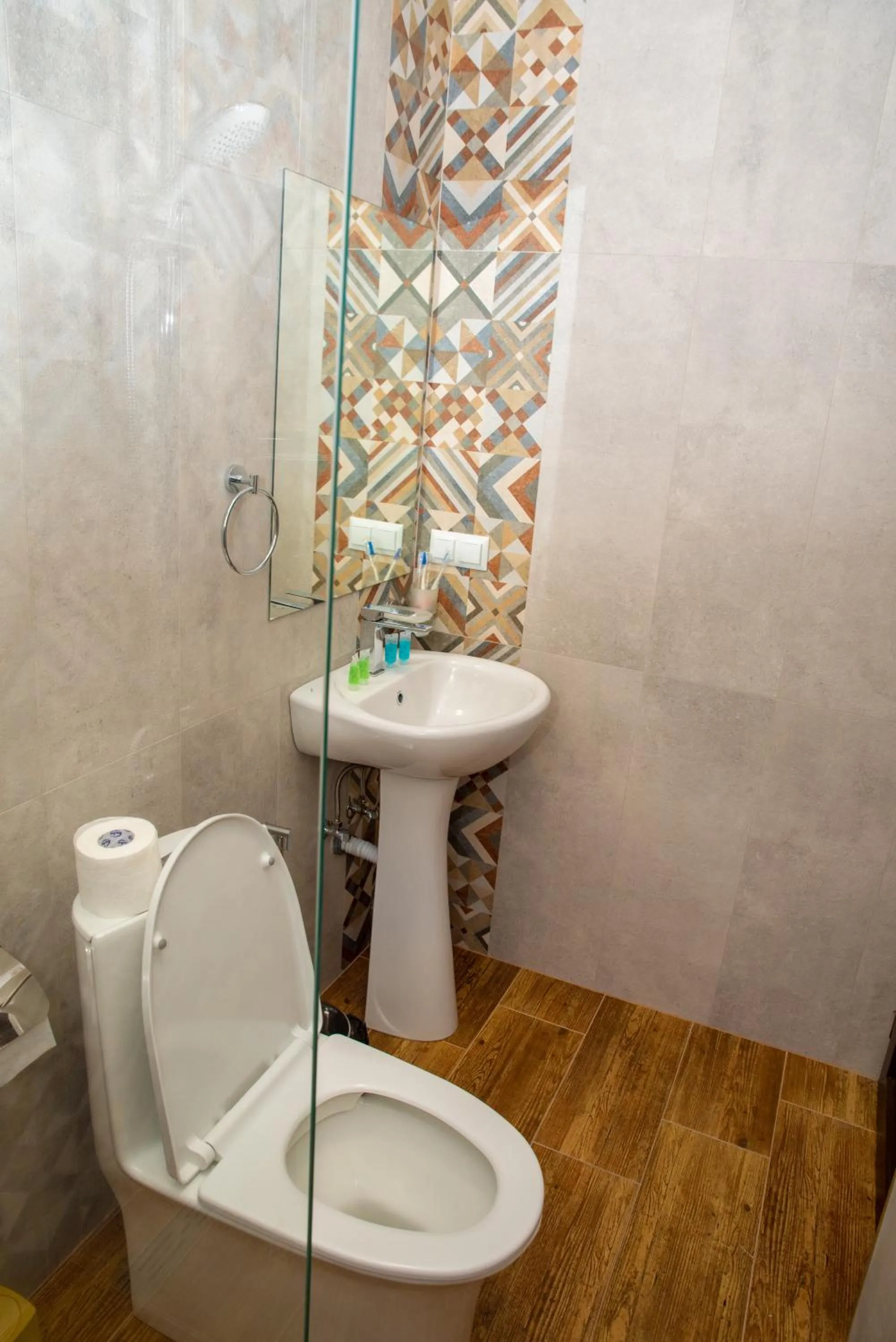 Shower in Khoreayi Dzor