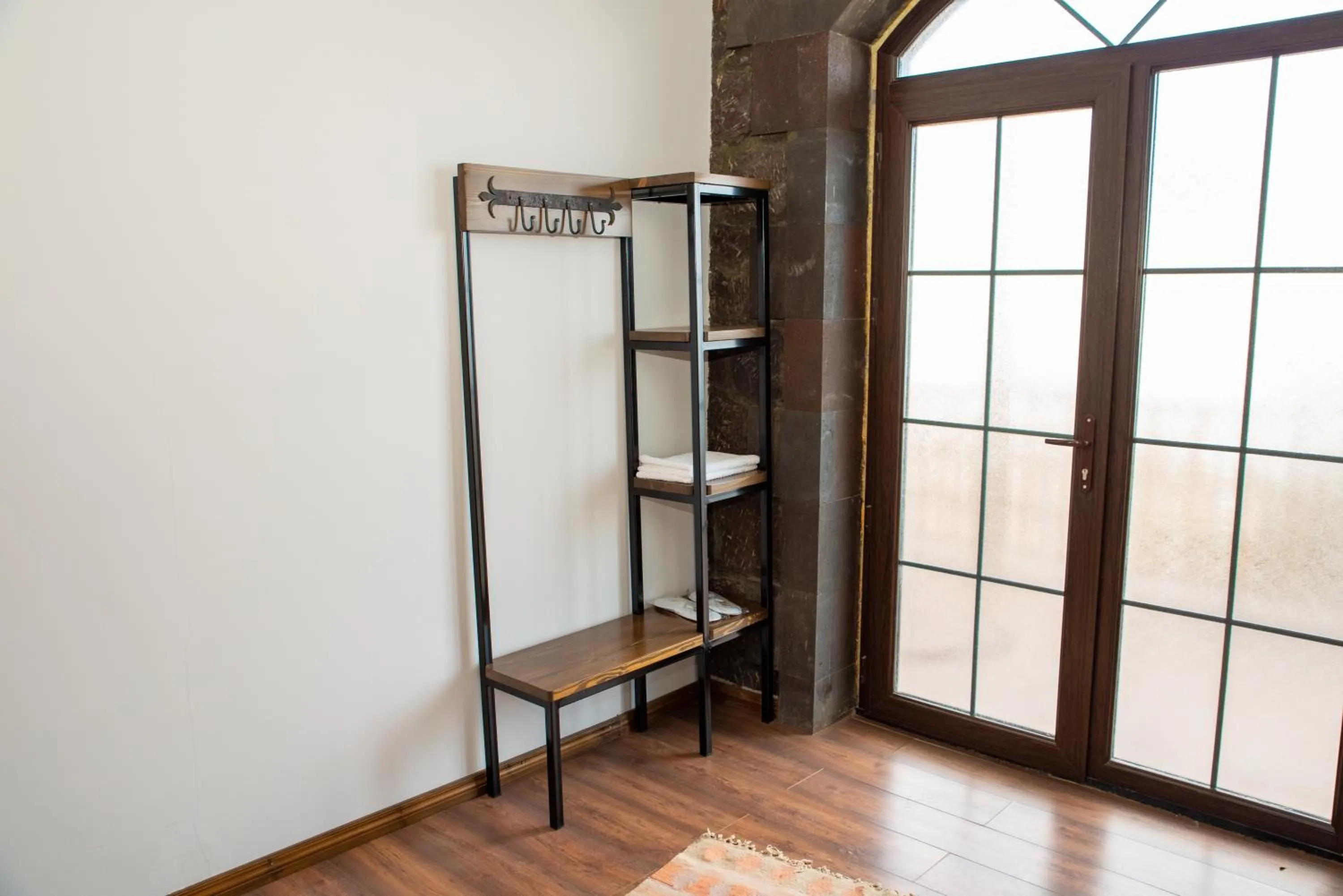 wardrobe in Khoreayi Dzor