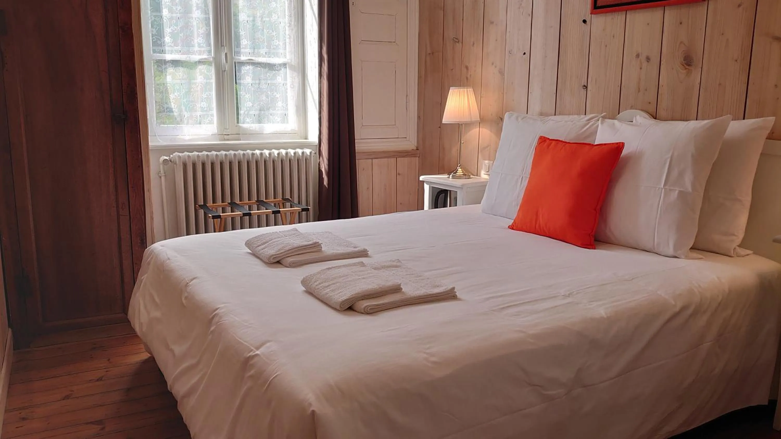 Bed in La Maison Serrurier - Chambres d’hôtes