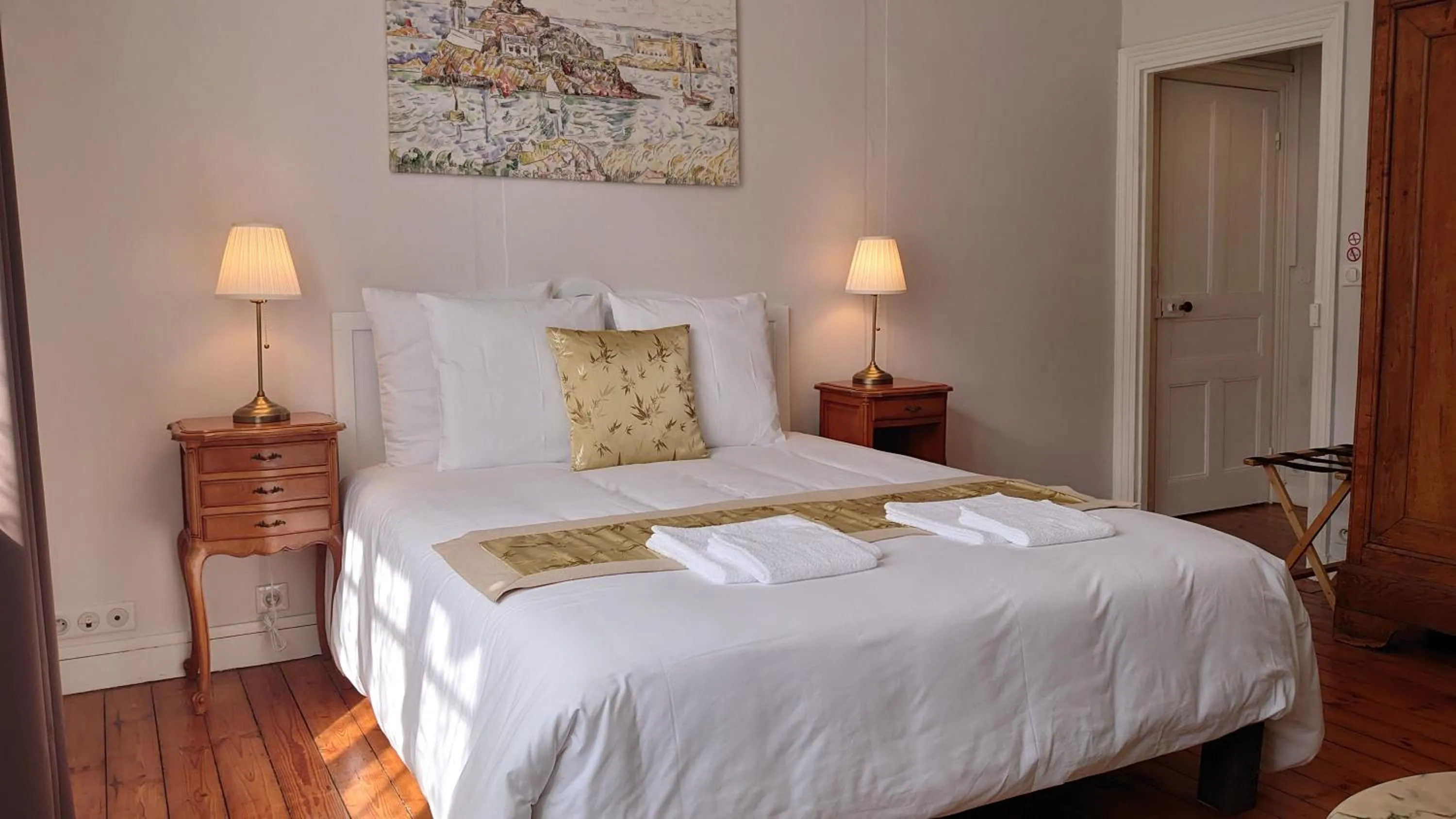 Bed in La Maison Serrurier - Chambres d’hôtes