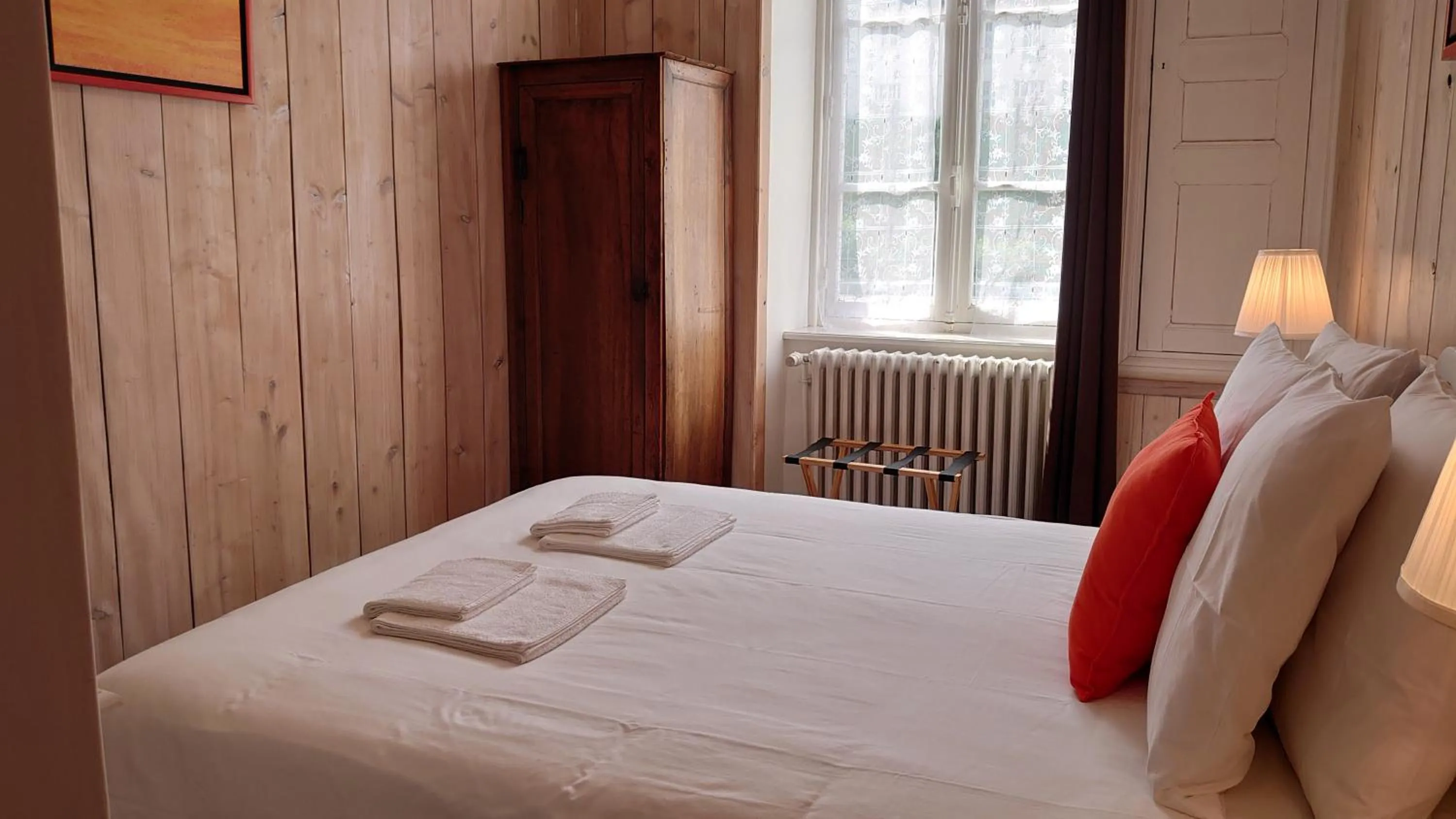 Bed in La Maison Serrurier - Chambres d’hôtes