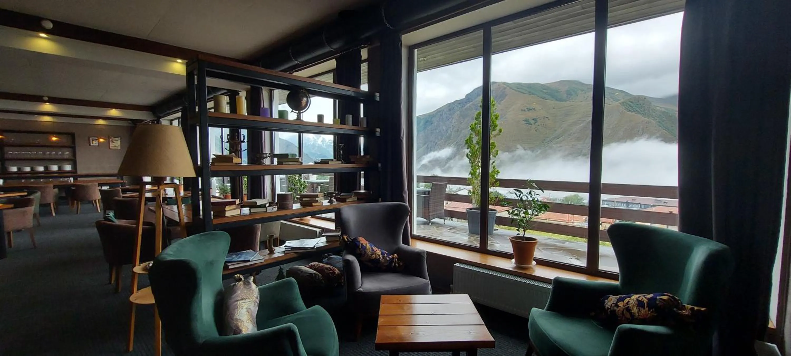 Restaurant/places to eat in Alpine Lounge Boutique Hotel