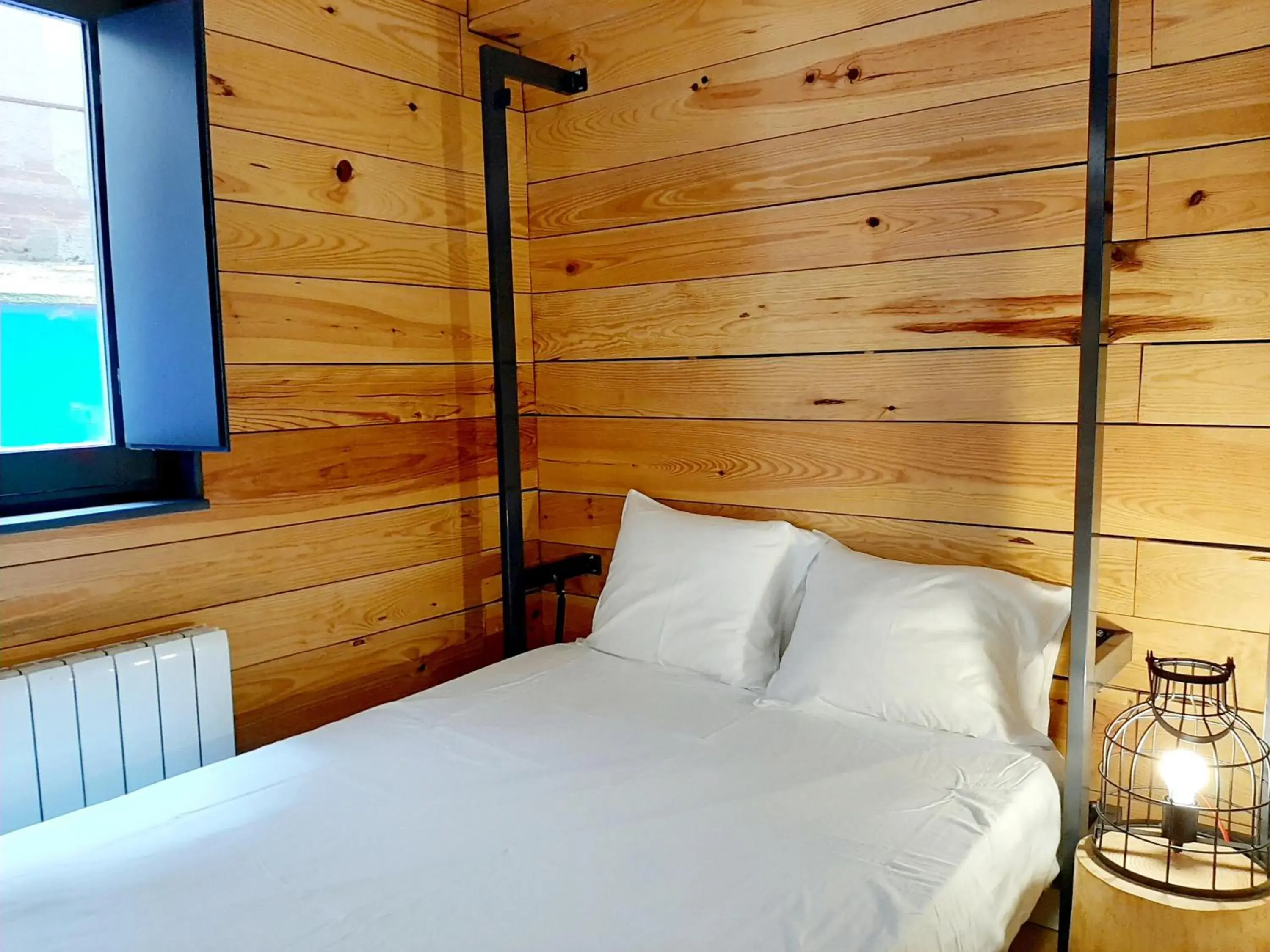 Double Room with Extra Bed in Hostal Erasmus by gaiarooms Double Room with Extra Bed in Hostal Erasmus by gaiarooms