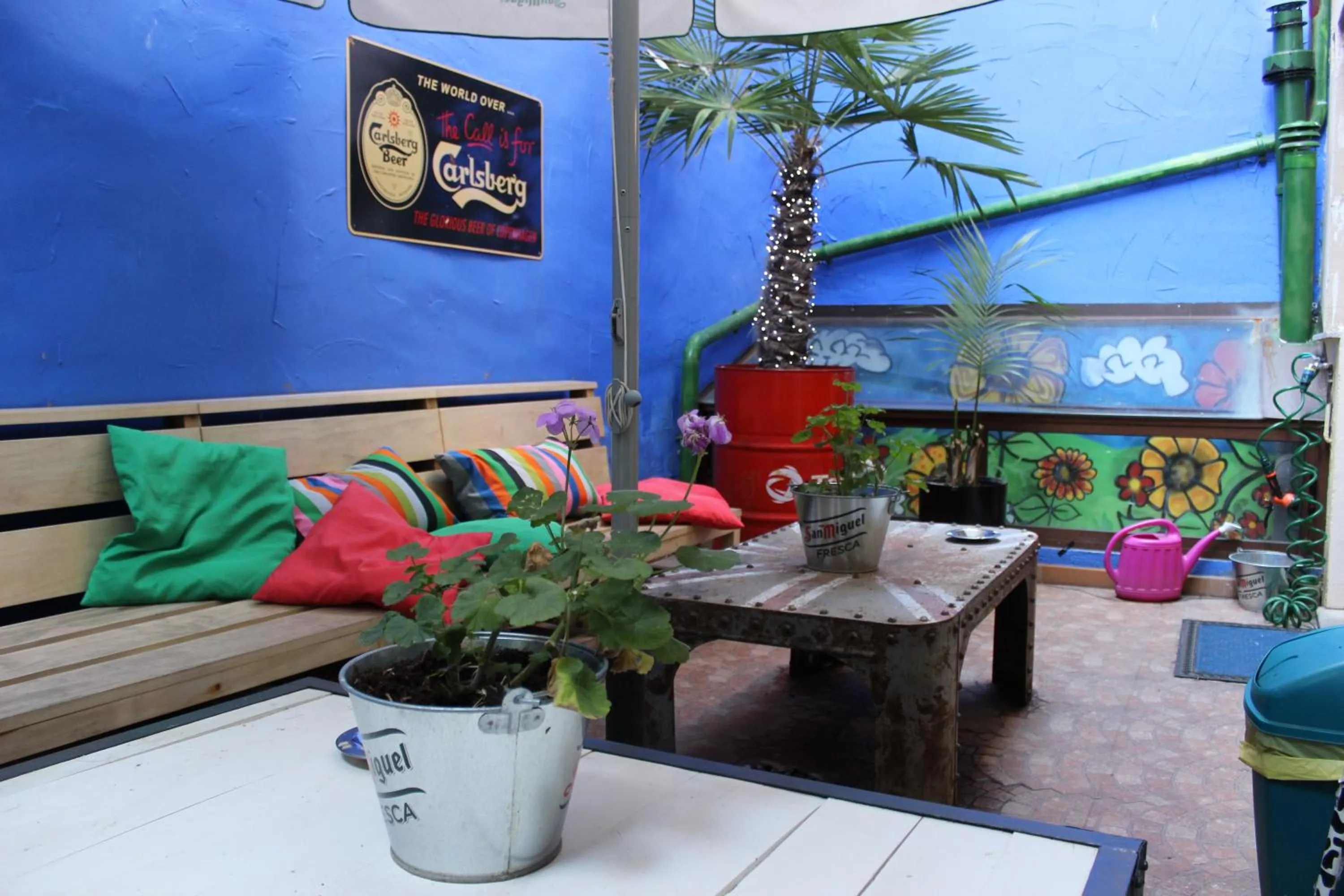 Communal lounge/ TV room in Amelia by gaiarooms