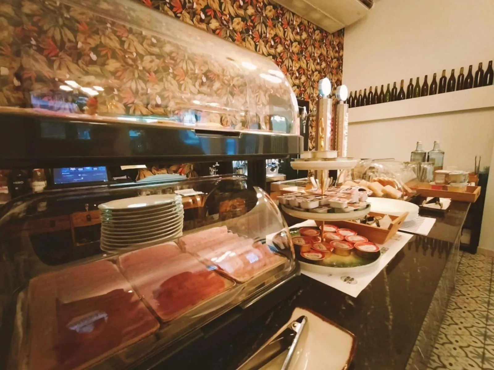 Breakfast in Amelia by gaiarooms