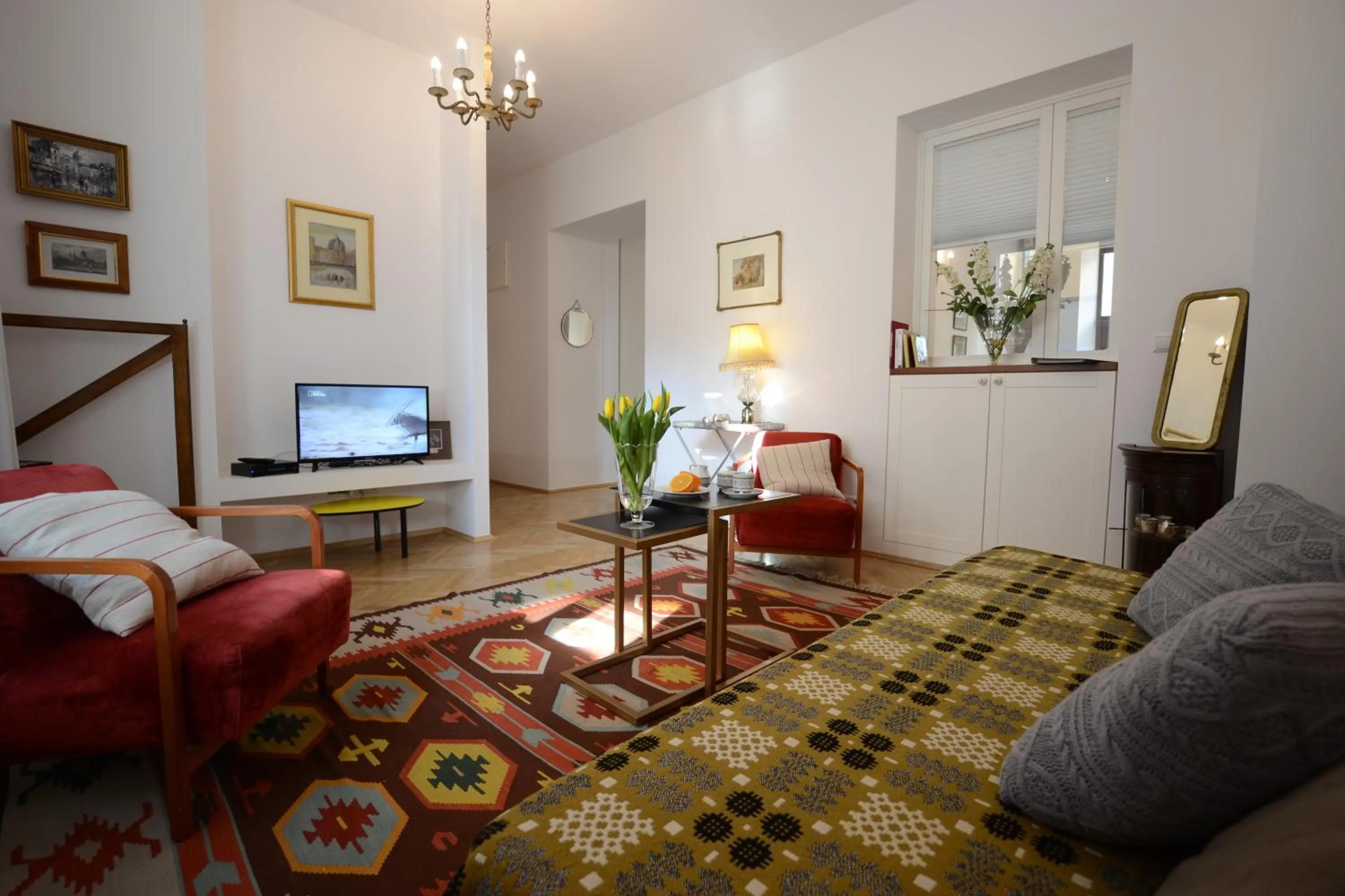 Living room, Bed in Crystal Suites Old Town