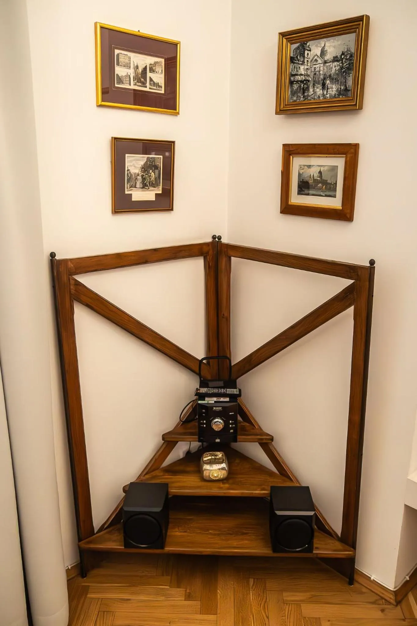 Living room in Crystal Suites Old Town