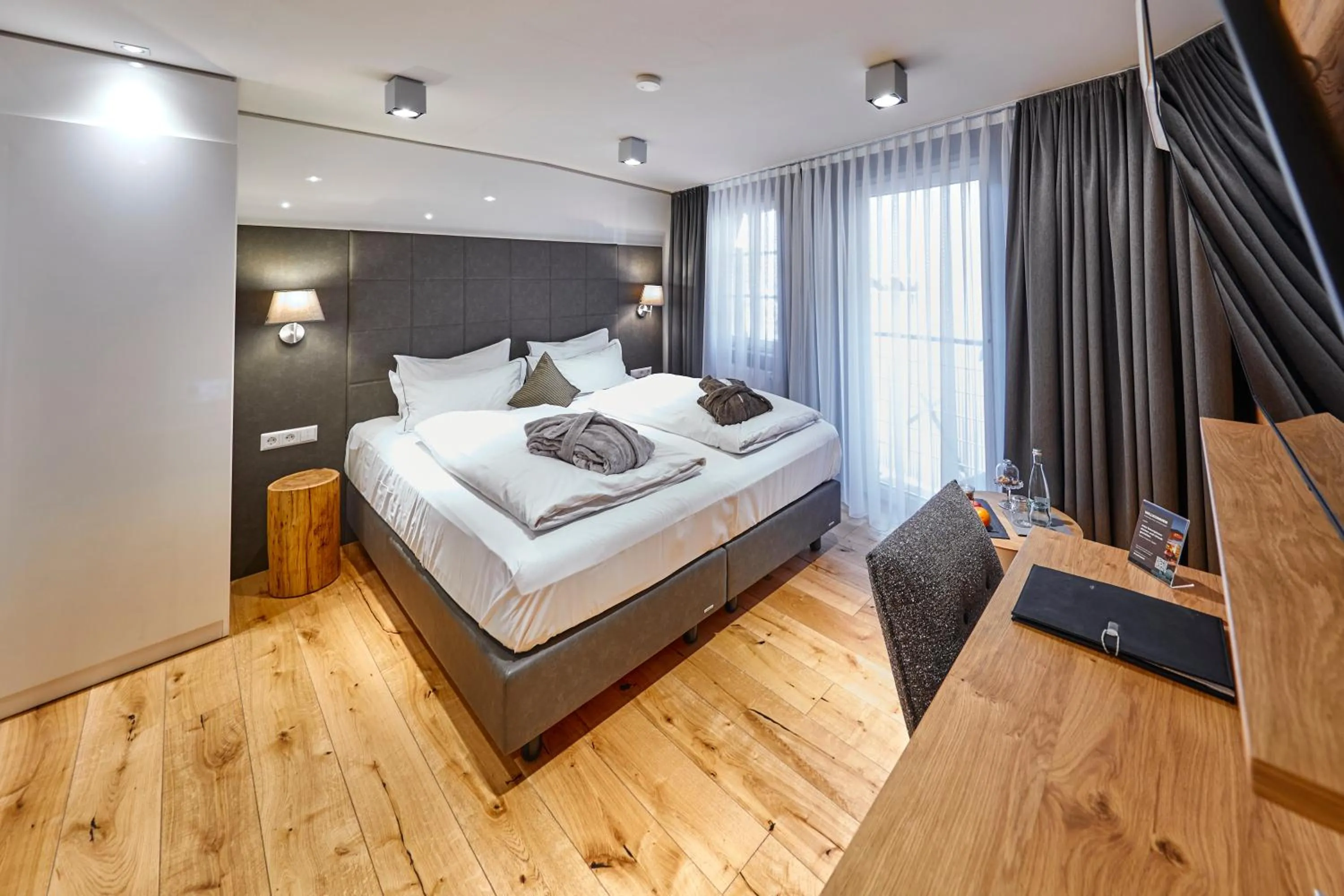 Photo of the whole room, Bed in Die Reichsstadt - Hotel Spa und Restaurant