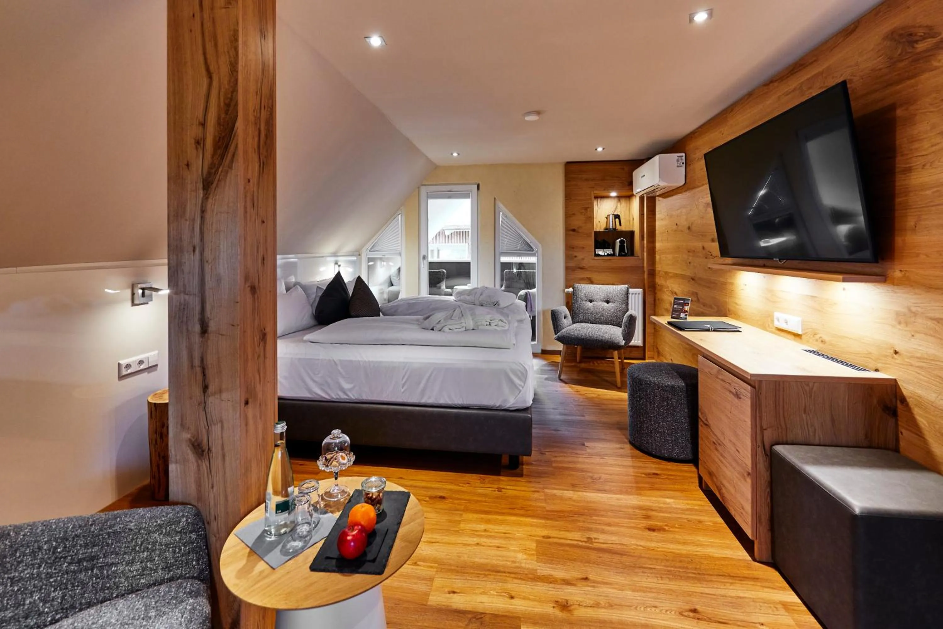 Photo of the whole room, Bed in Die Reichsstadt - Hotel Spa und Restaurant