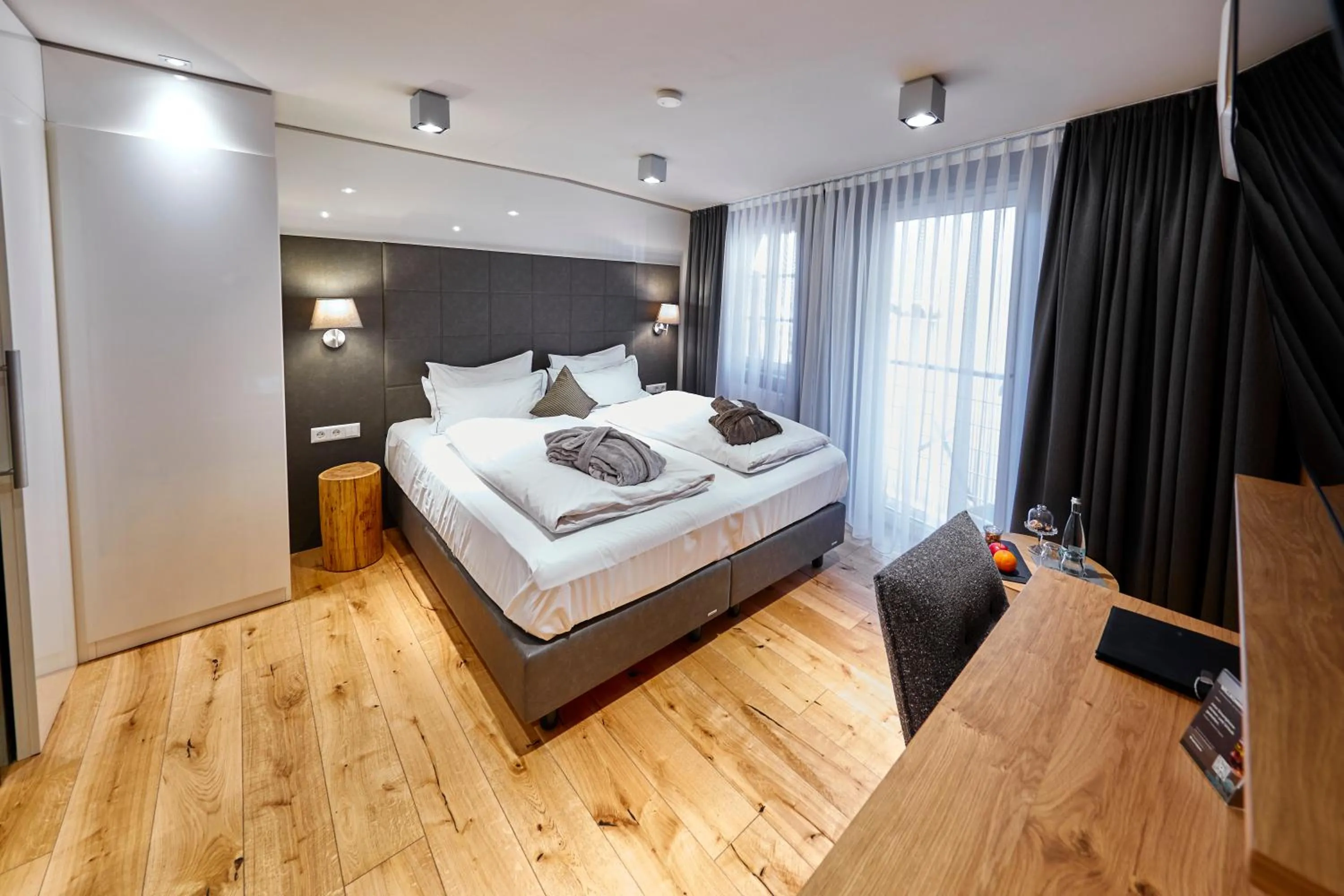 Photo of the whole room, Bed in Die Reichsstadt - Hotel Spa und Restaurant