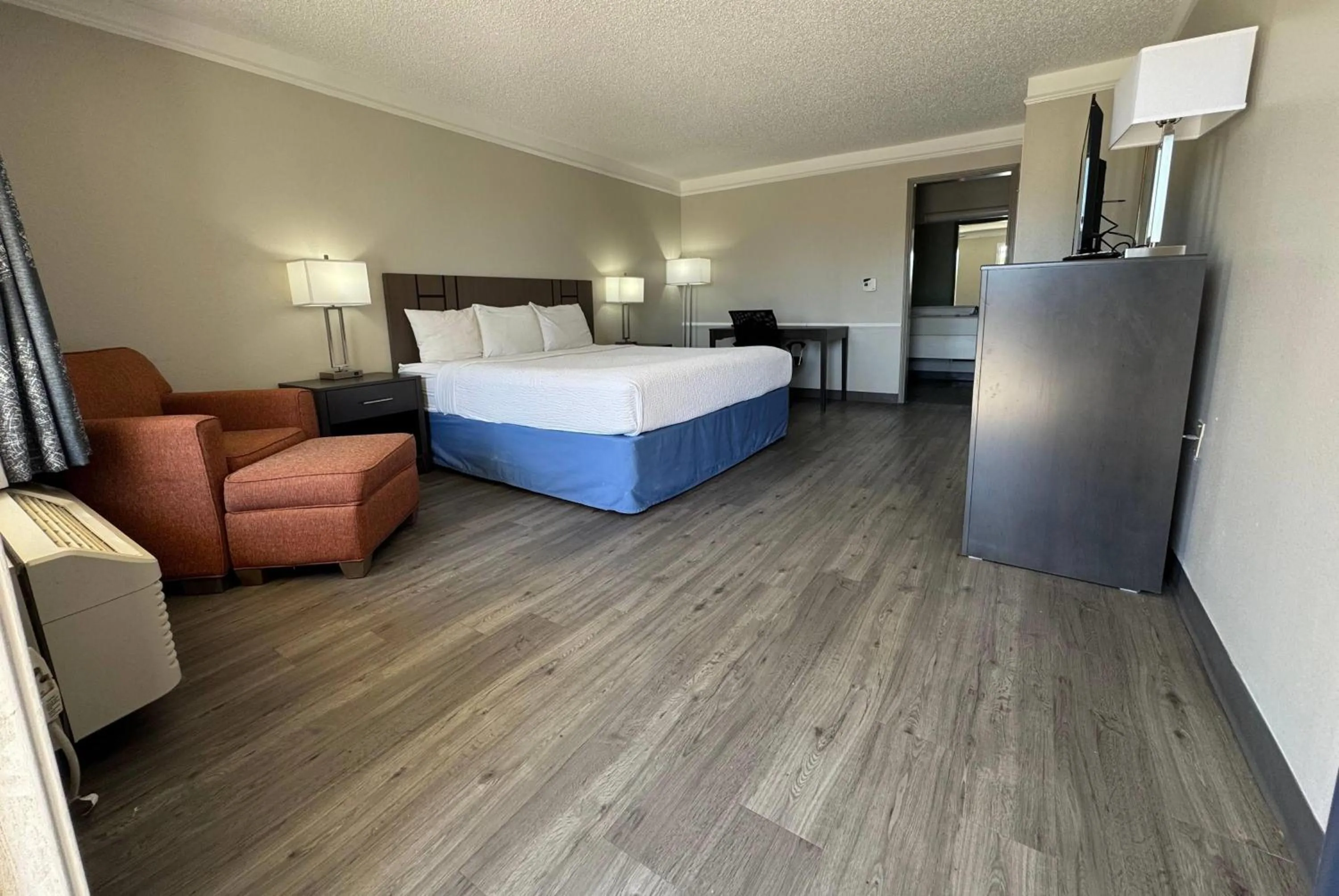 Bed in Days Inn by Wyndham Georgetown