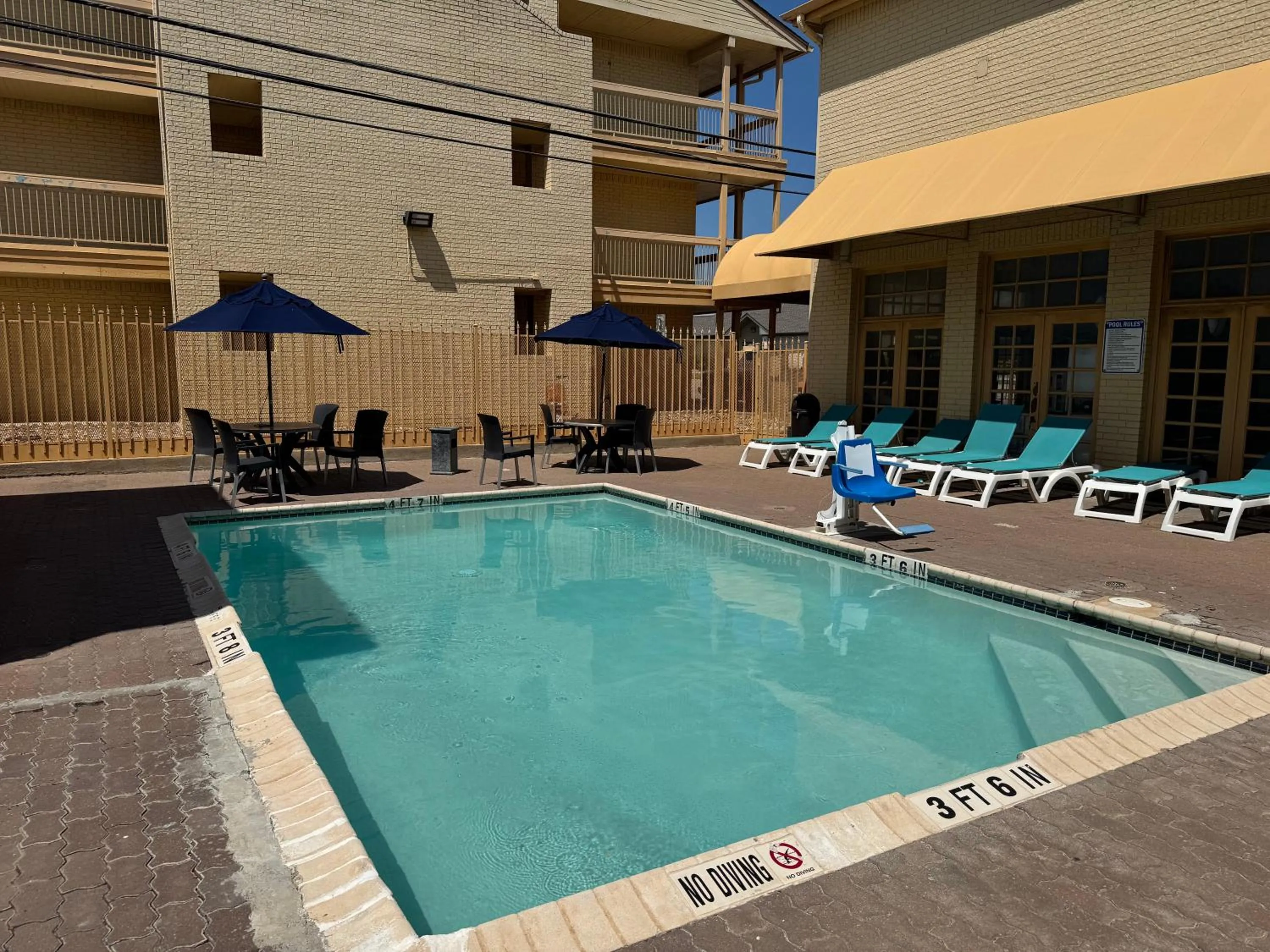 Swimming pool in Days Inn by Wyndham Georgetown