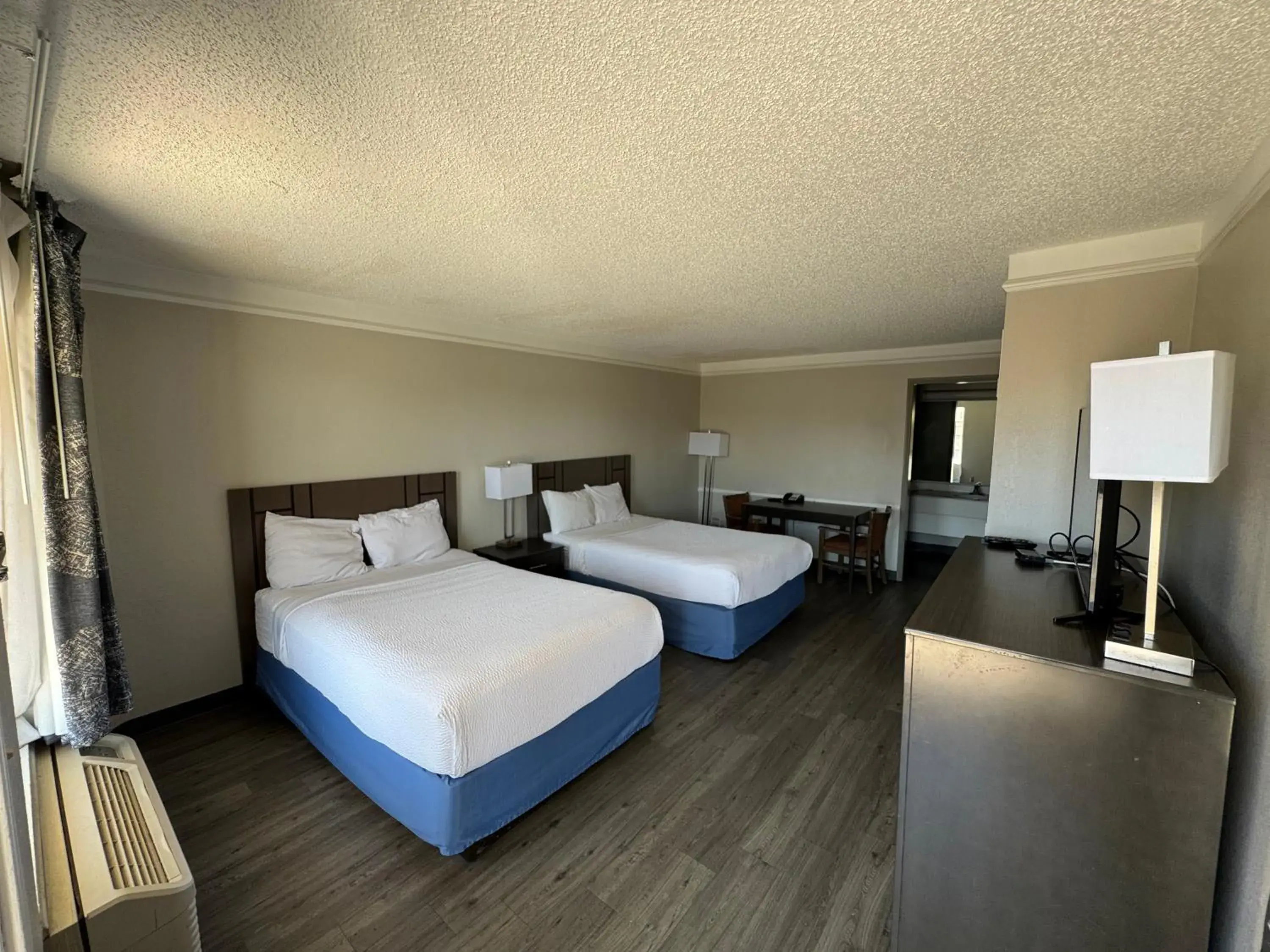 Double Room with Two Double Beds - Smoking in Days Inn by Wyndham Georgetown Double Room with Two Double Beds - Smoking in Days Inn by Wyndham Georgetown