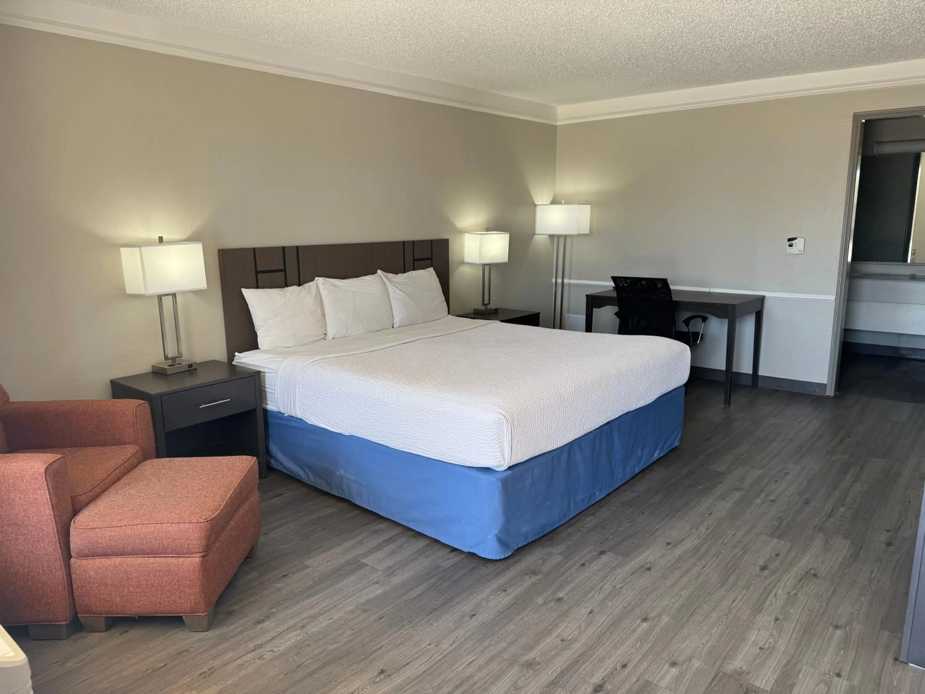 Bedroom, Bed in Days Inn by Wyndham Georgetown