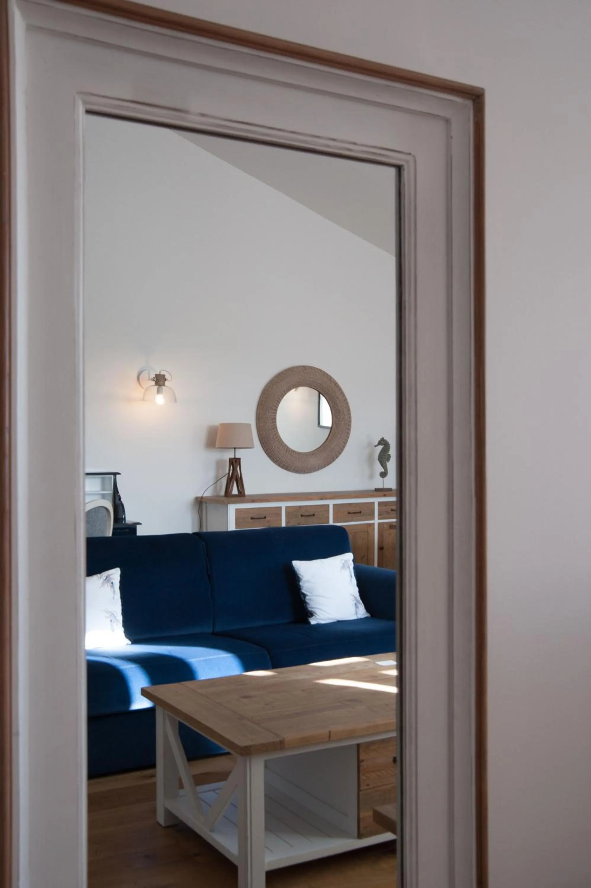 Living room, Bed in Résidence de l'Arsenal Royal - Meublés de Tourisme