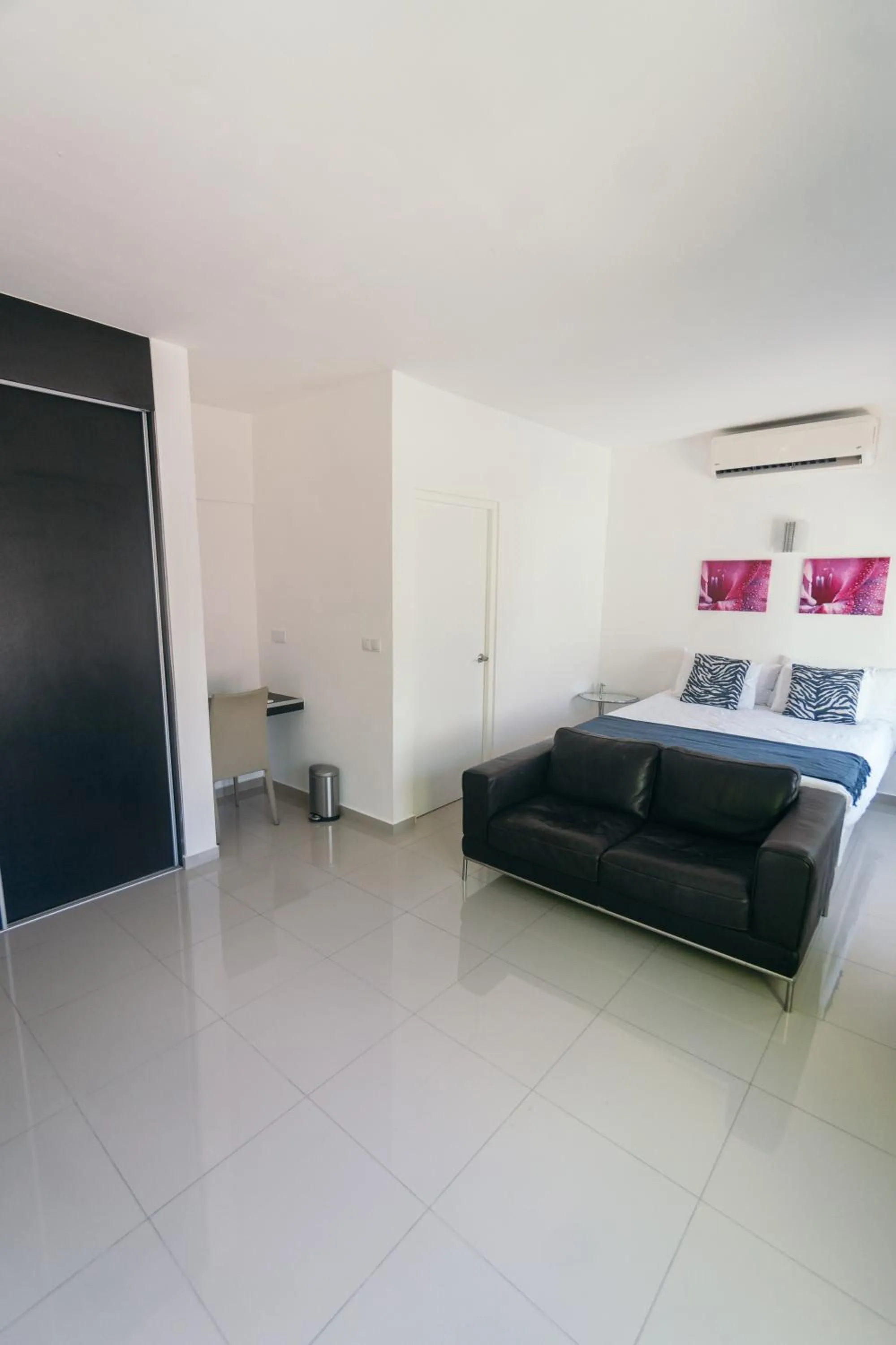 Bedroom, Bed in Piscadera Harbour Village