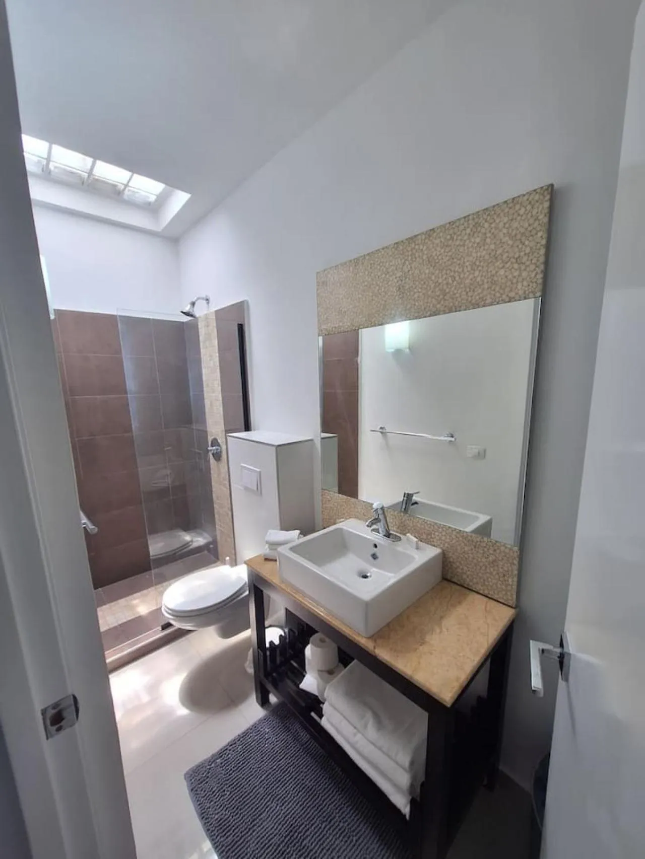 Shower in Piscadera Harbour Village