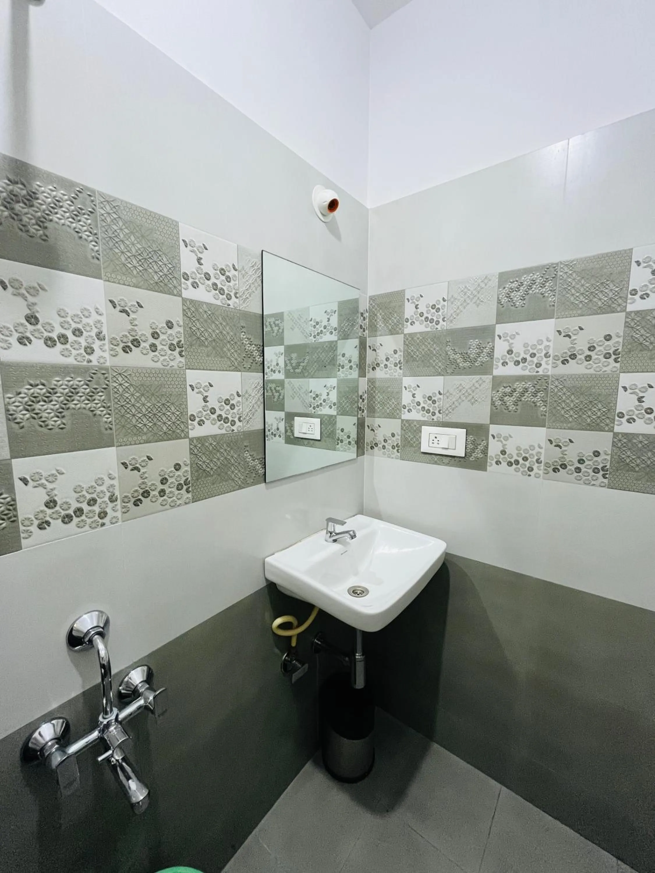 Bathroom in Hotel Abhimaani Vasathi, Rajajinagar