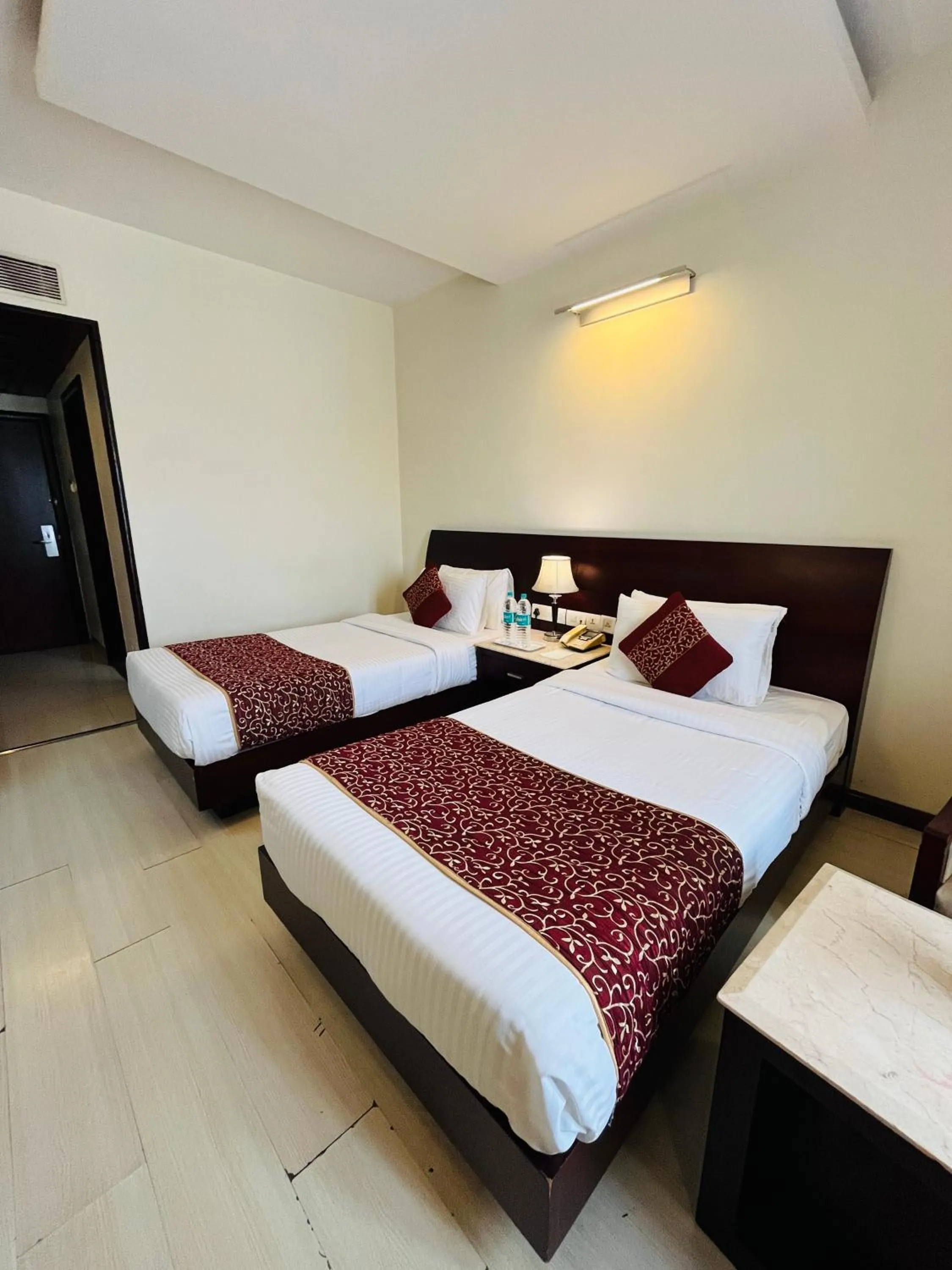 Bedroom in Hotel Abhimaani Vasathi, Rajajinagar