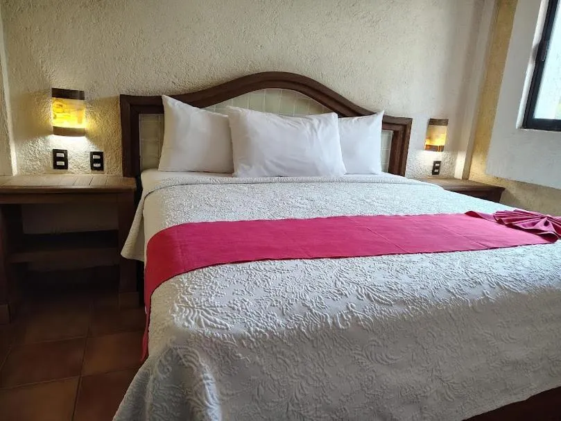 Bed in Hotel Coral Cuernavaca