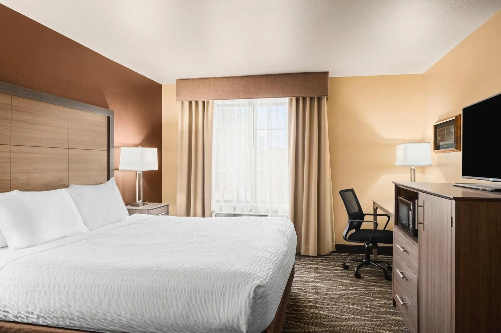 Bed in Bitterroot River Inn and Conference Center