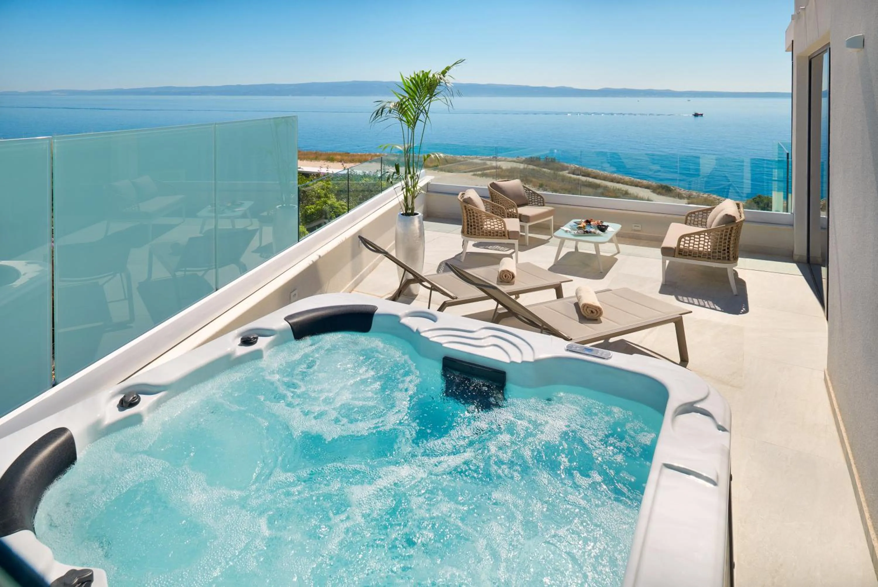 Hot Tub in Amphora Hotel