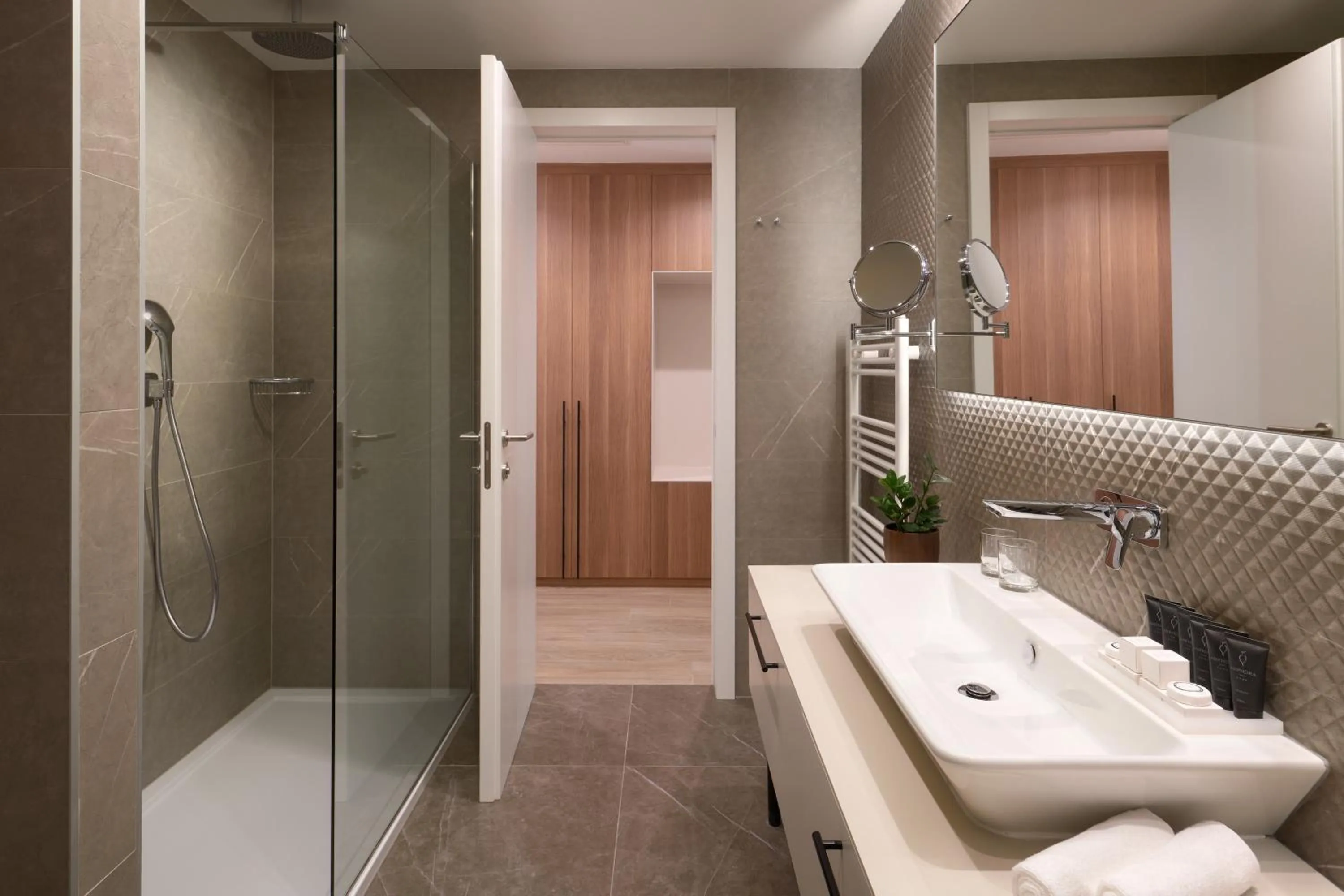 Bathroom in Amphora Hotel