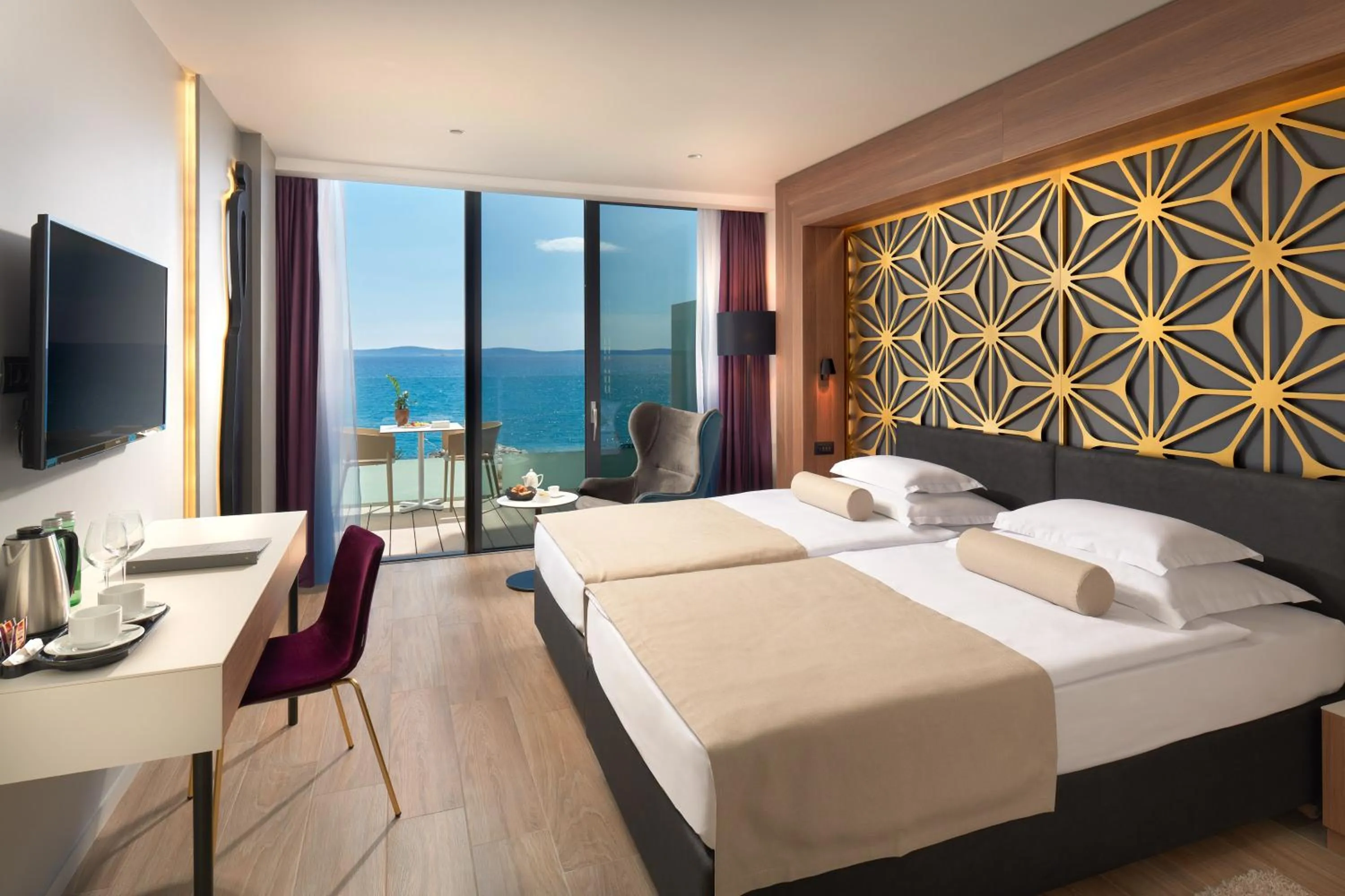 Bedroom, Bed in Amphora Hotel