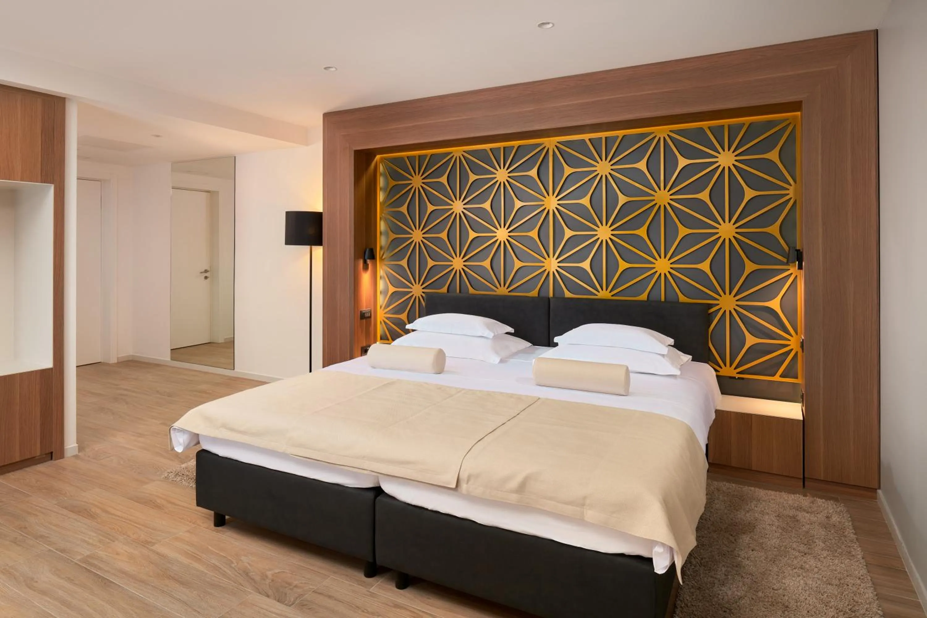 Bedroom, Bed in Amphora Hotel