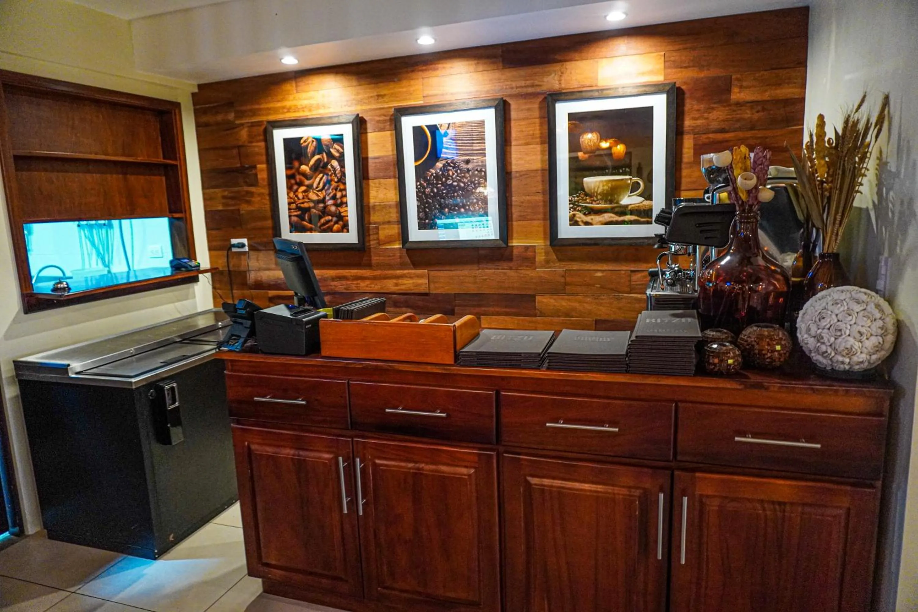 Lounge or bar in Sibu Boutique Hotel