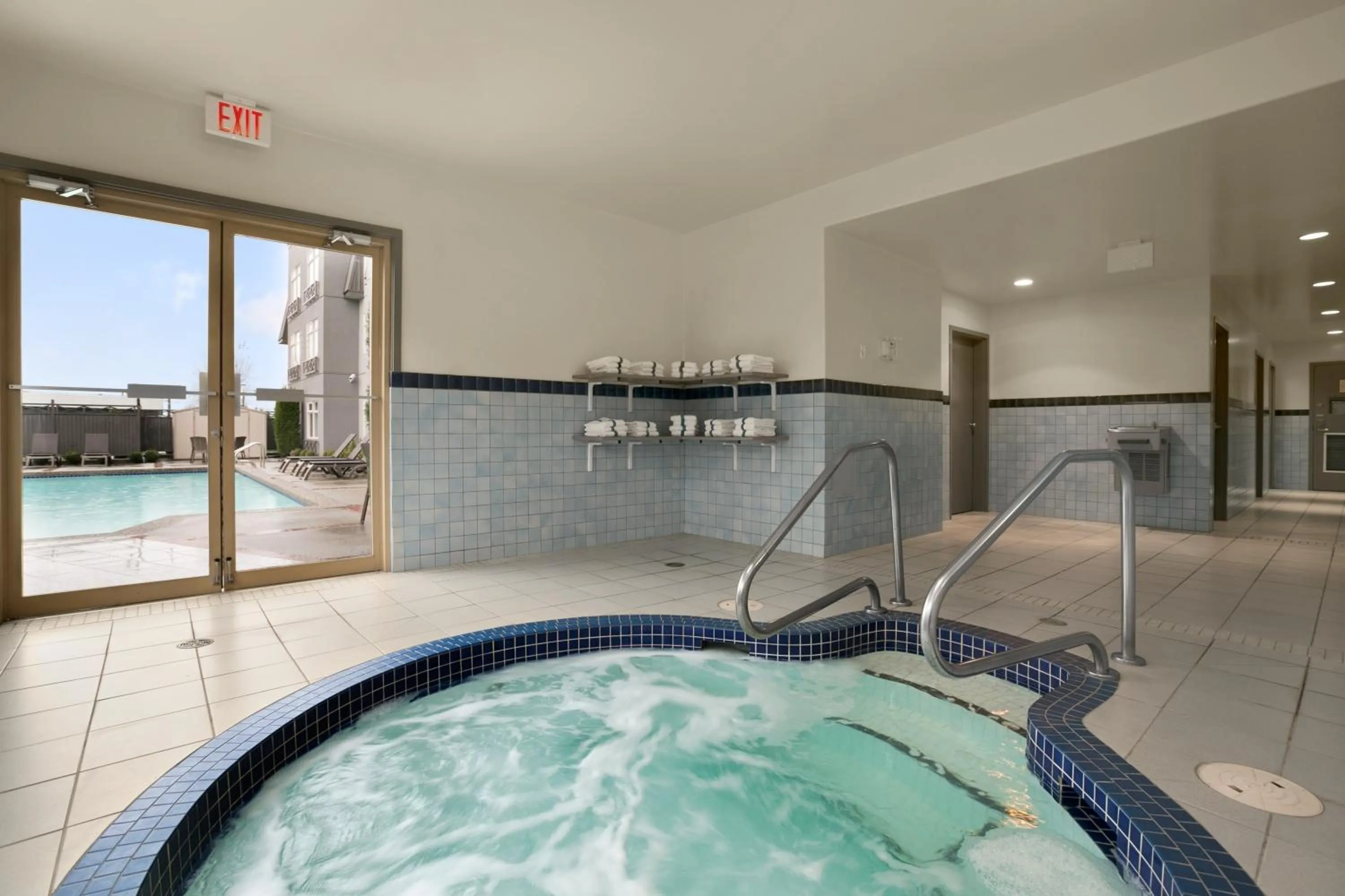 Day in Best Western Plus Pitt Meadows Inn & Suites