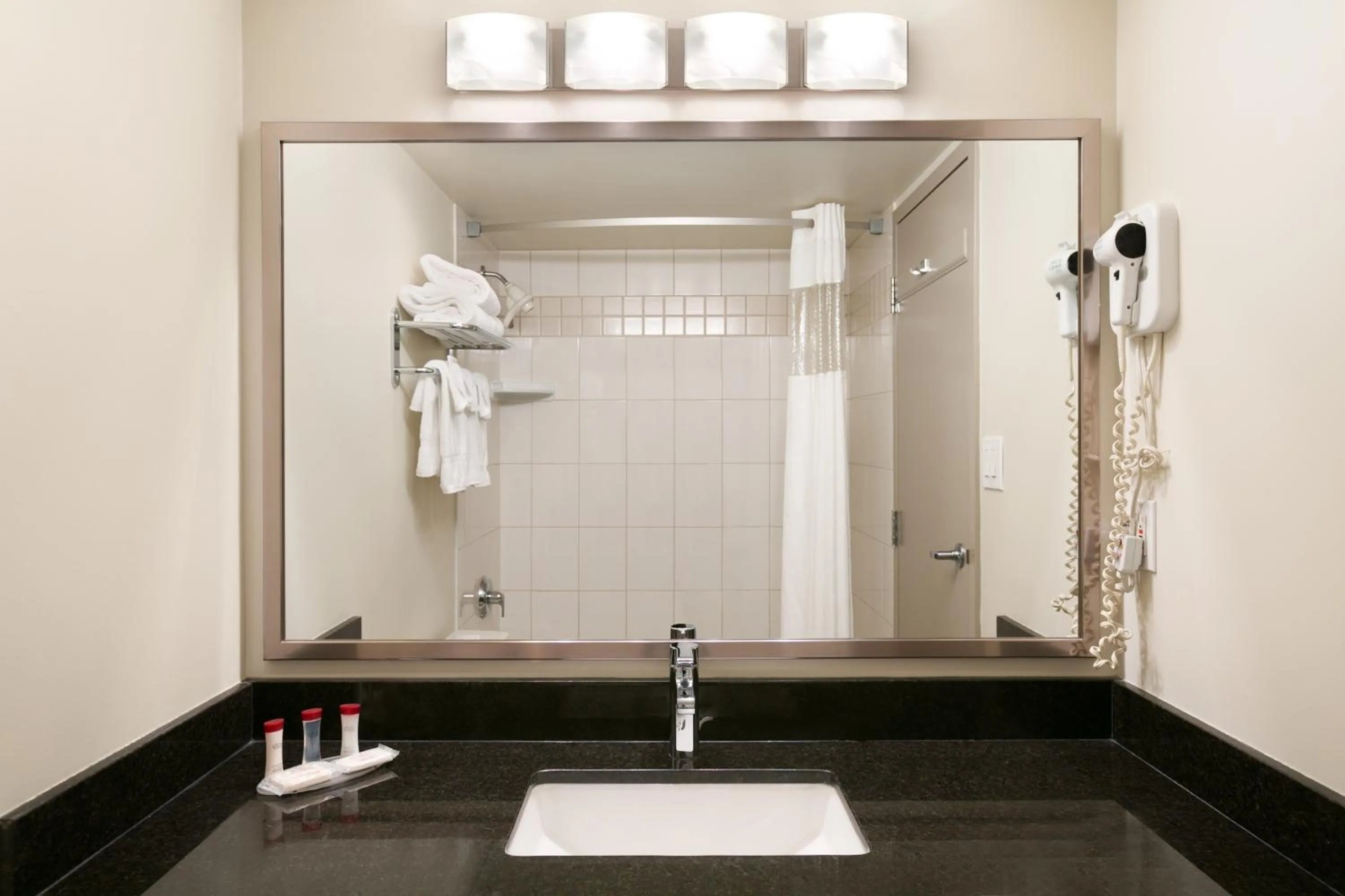 Bathroom in Best Western Plus Pitt Meadows Inn & Suites