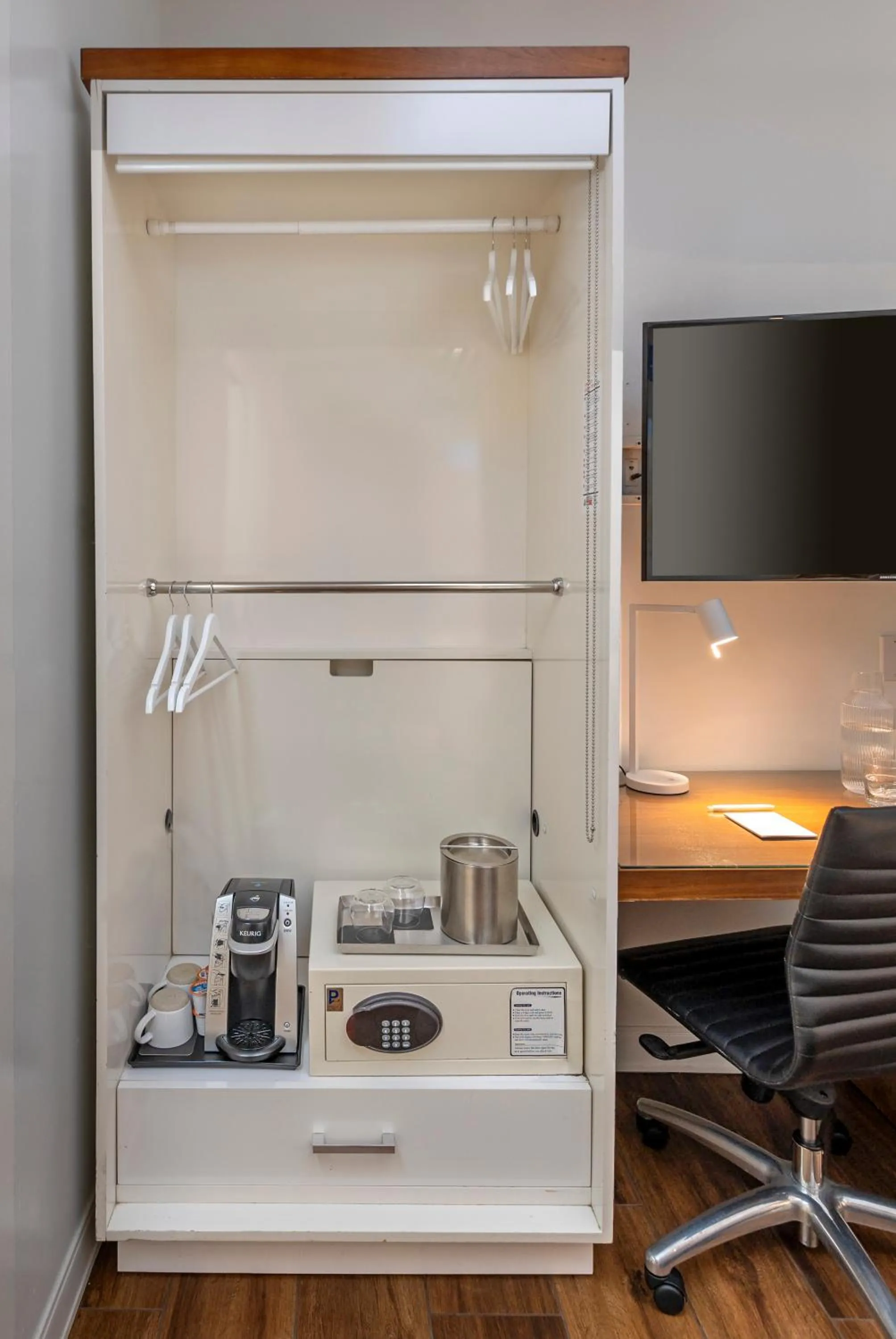 Coffee/tea facilities in Riviera Beach House