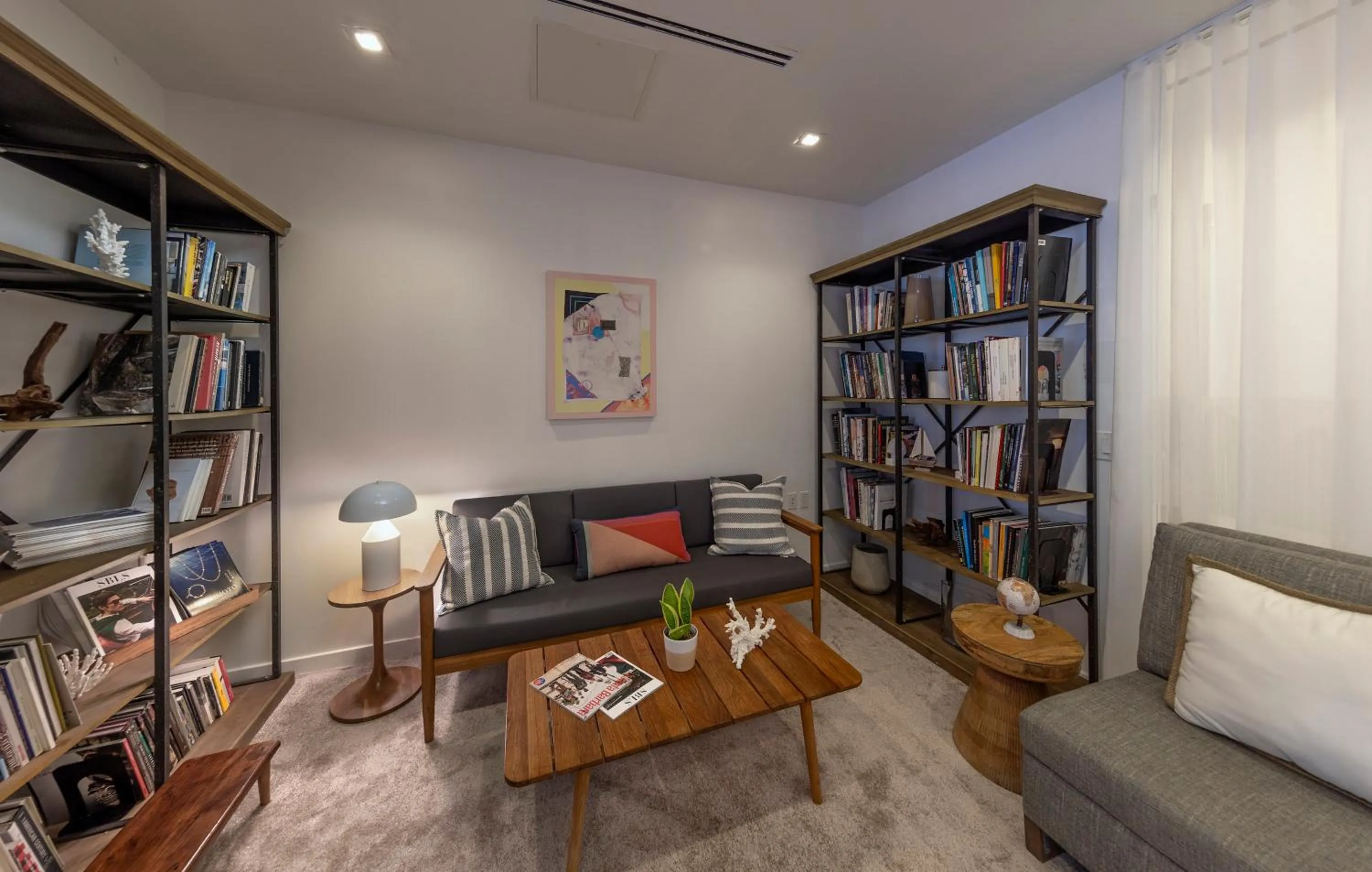 Library in Riviera Beach House