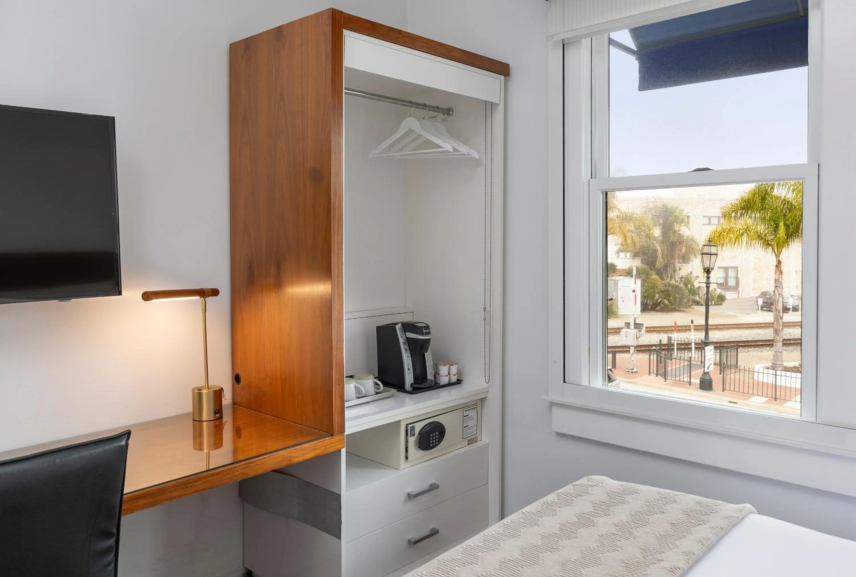 wardrobe, Bed in Riviera Beach House