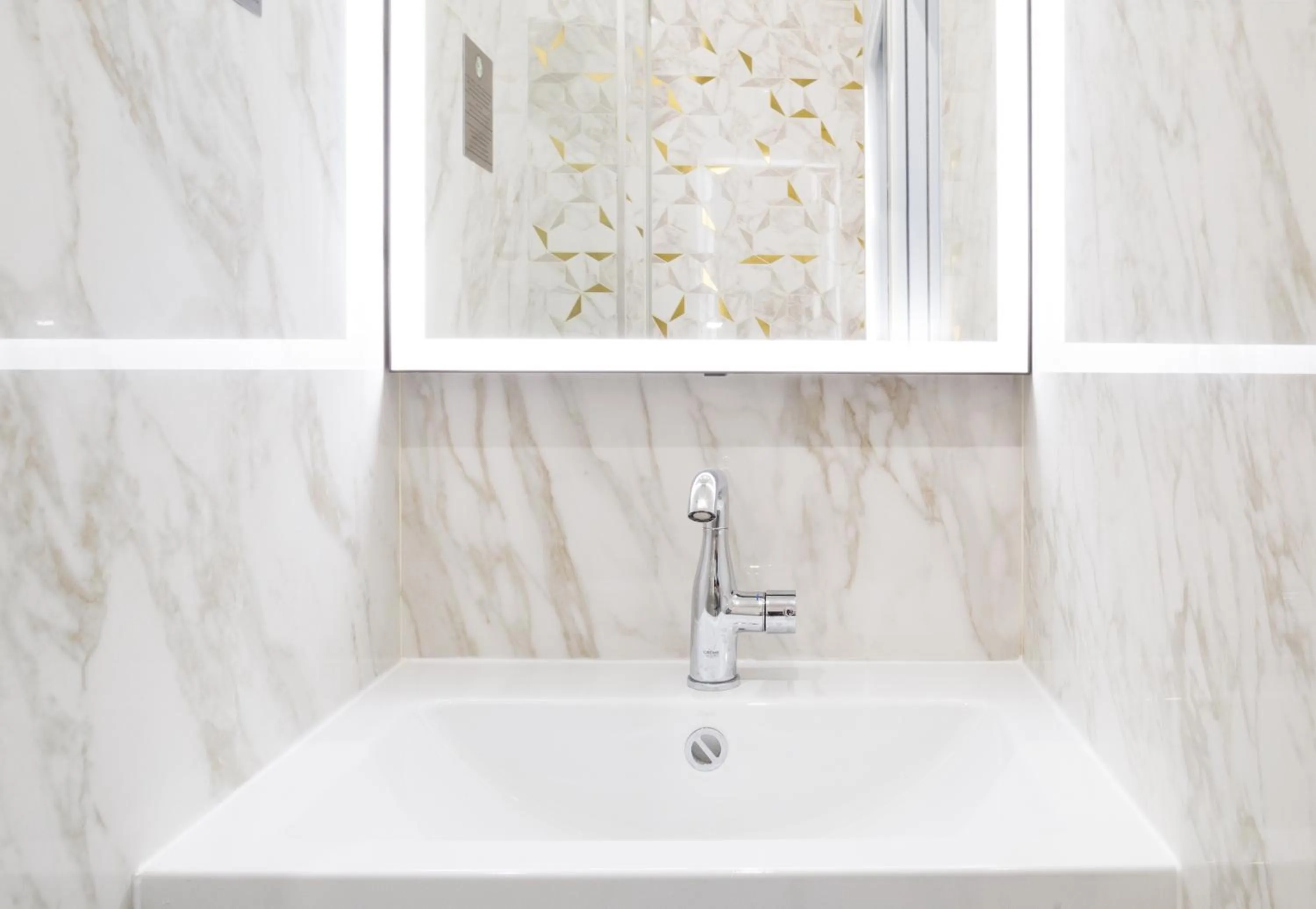 Bathroom in Hôtel So Marais