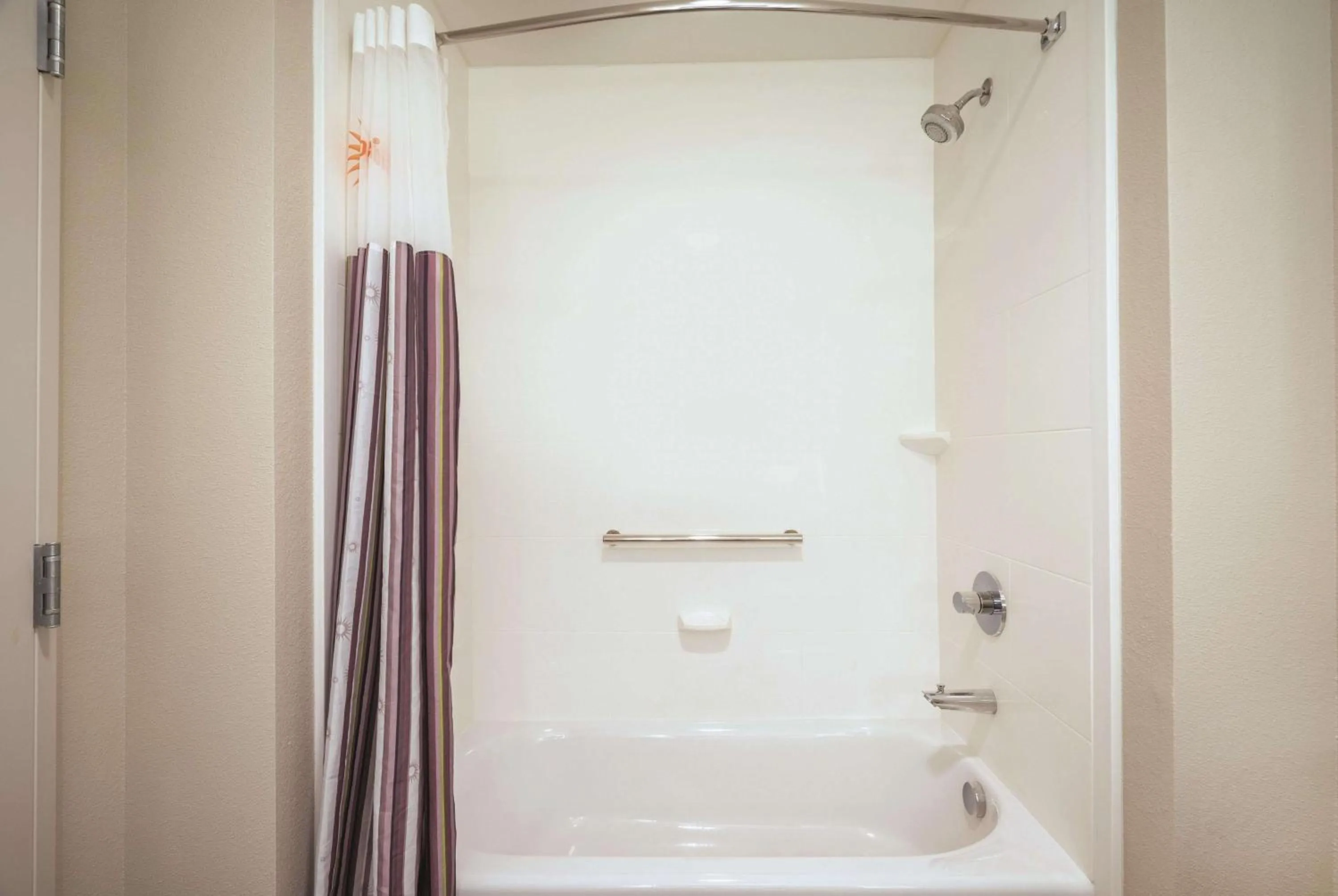 Photo of the whole room in La Quinta Inn by Wyndham San Marcos