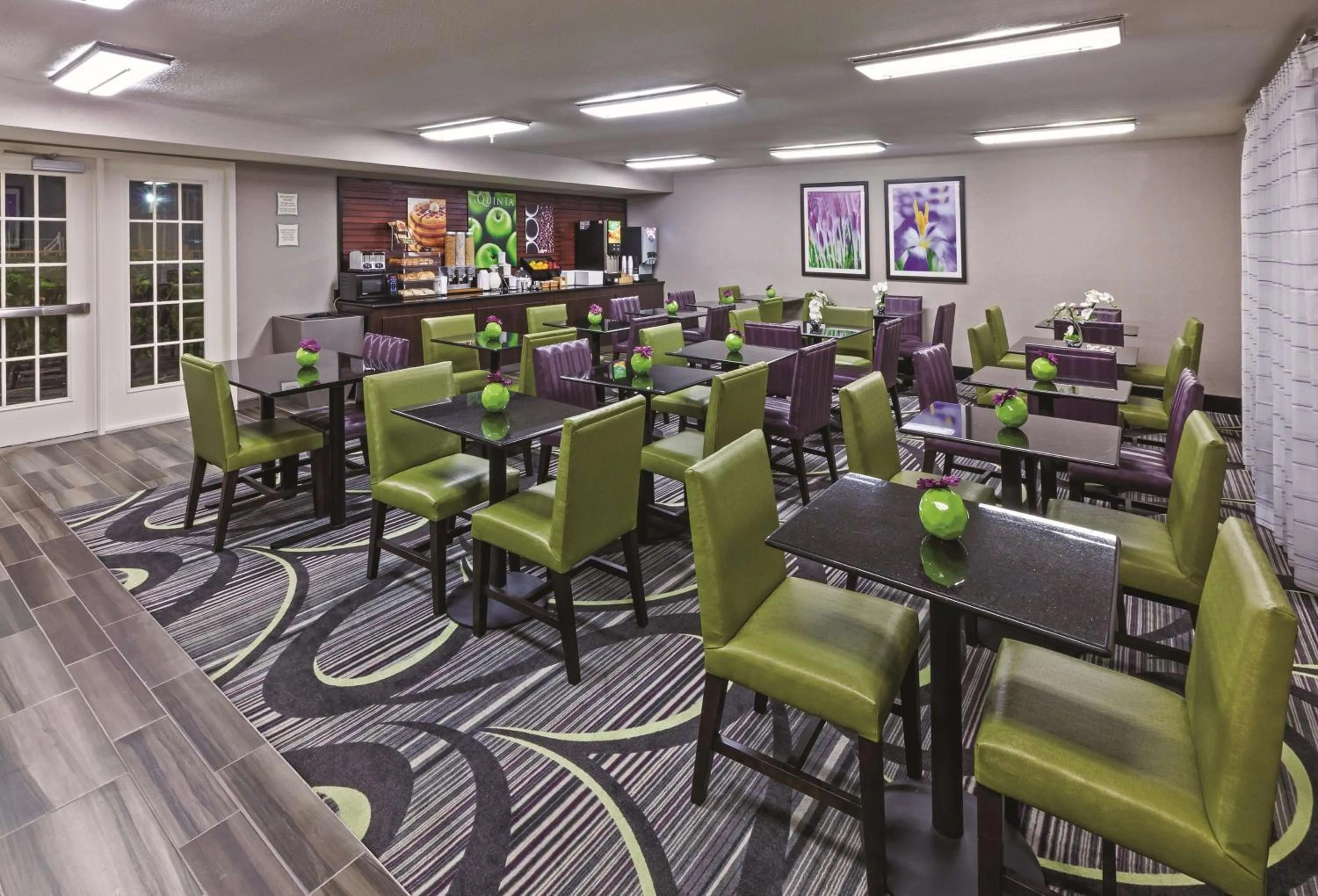 Restaurant/places to eat in La Quinta Inn by Wyndham San Marcos