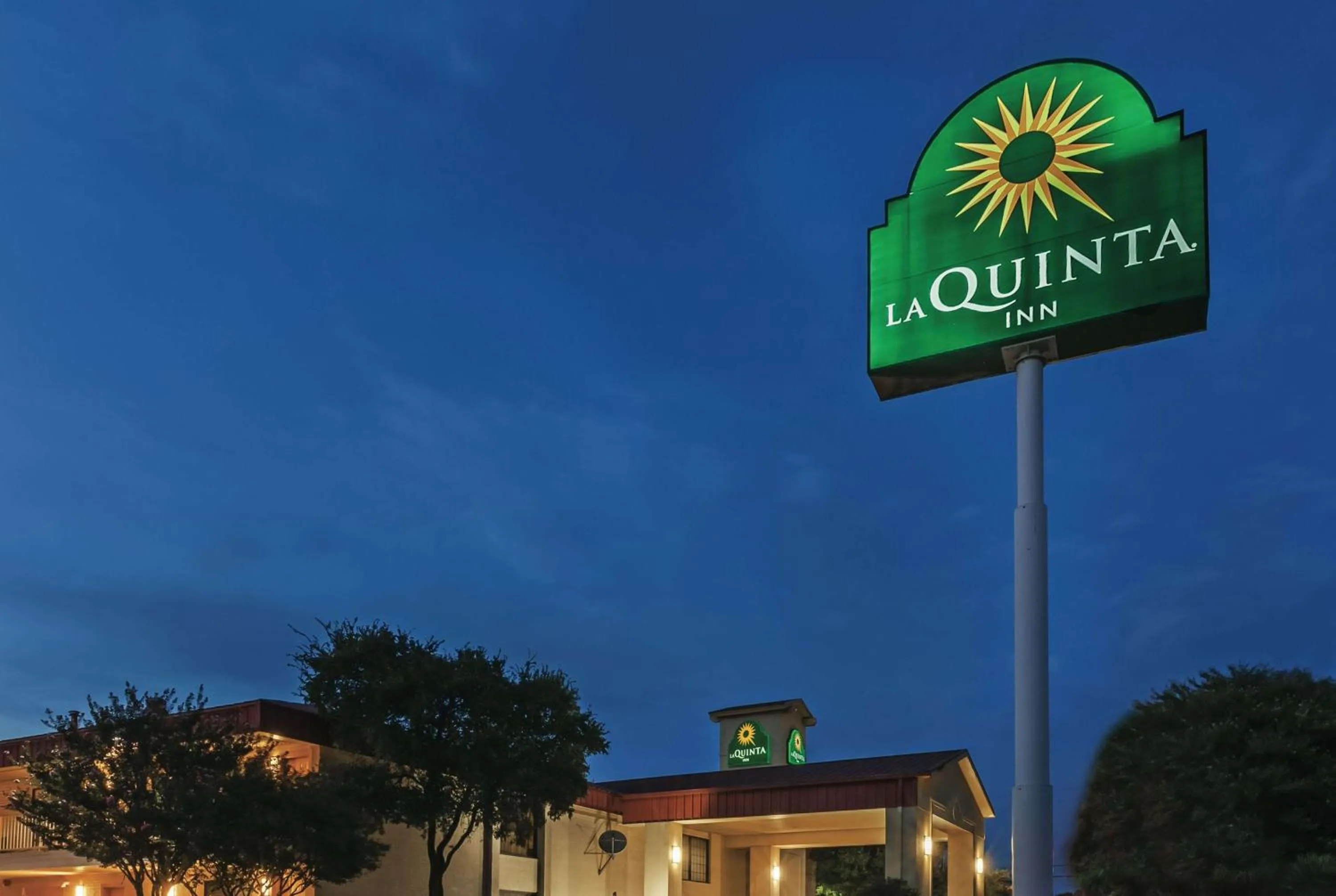 Property building in La Quinta Inn by Wyndham San Marcos