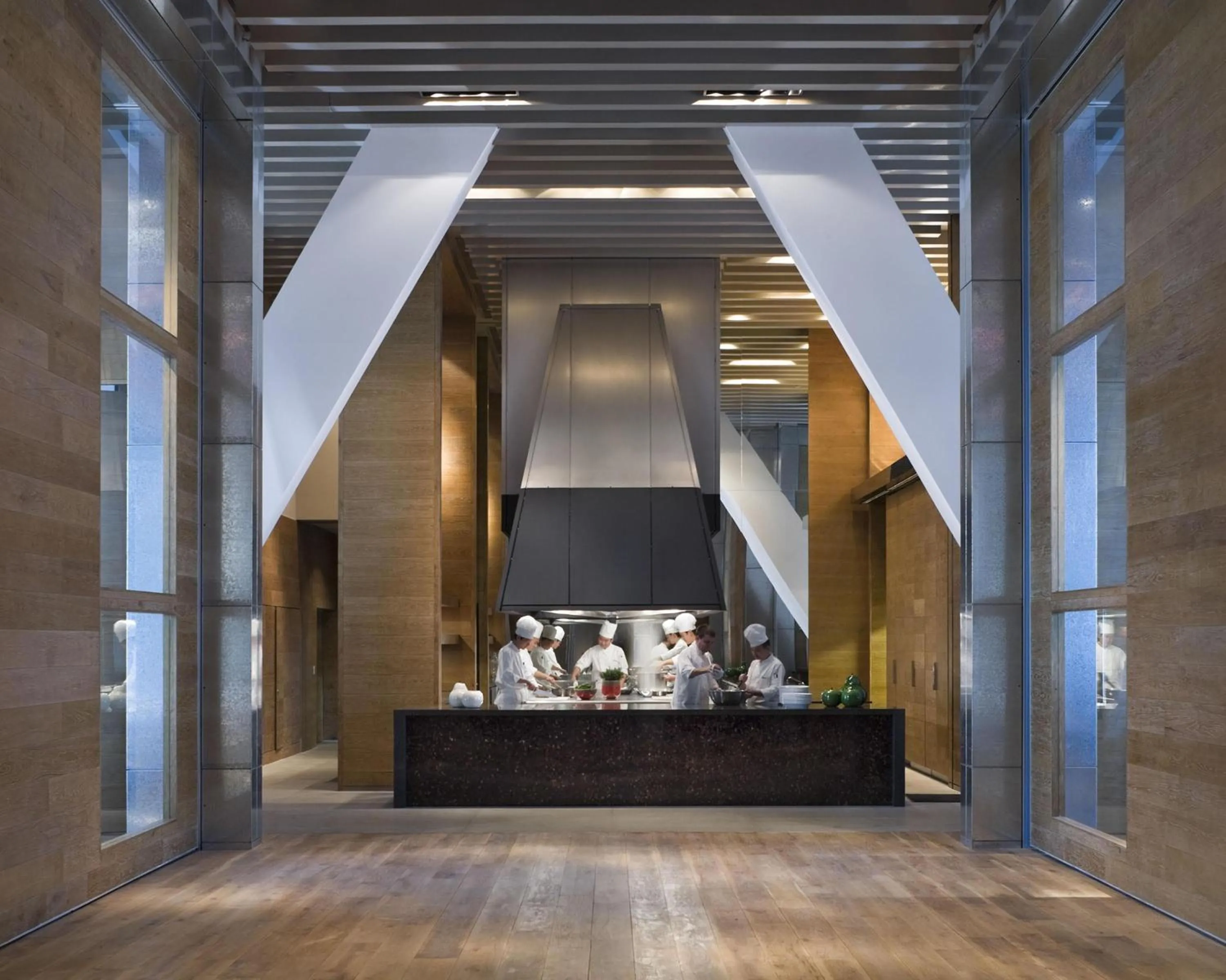 Evening entertainment in Park Hyatt Shanghai