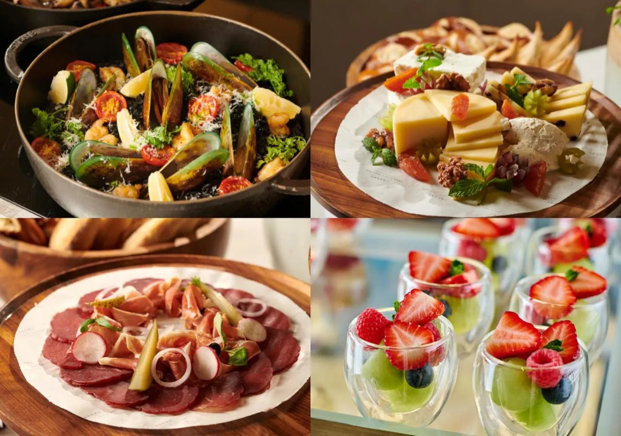 Lounge or bar in Park Hyatt Shanghai